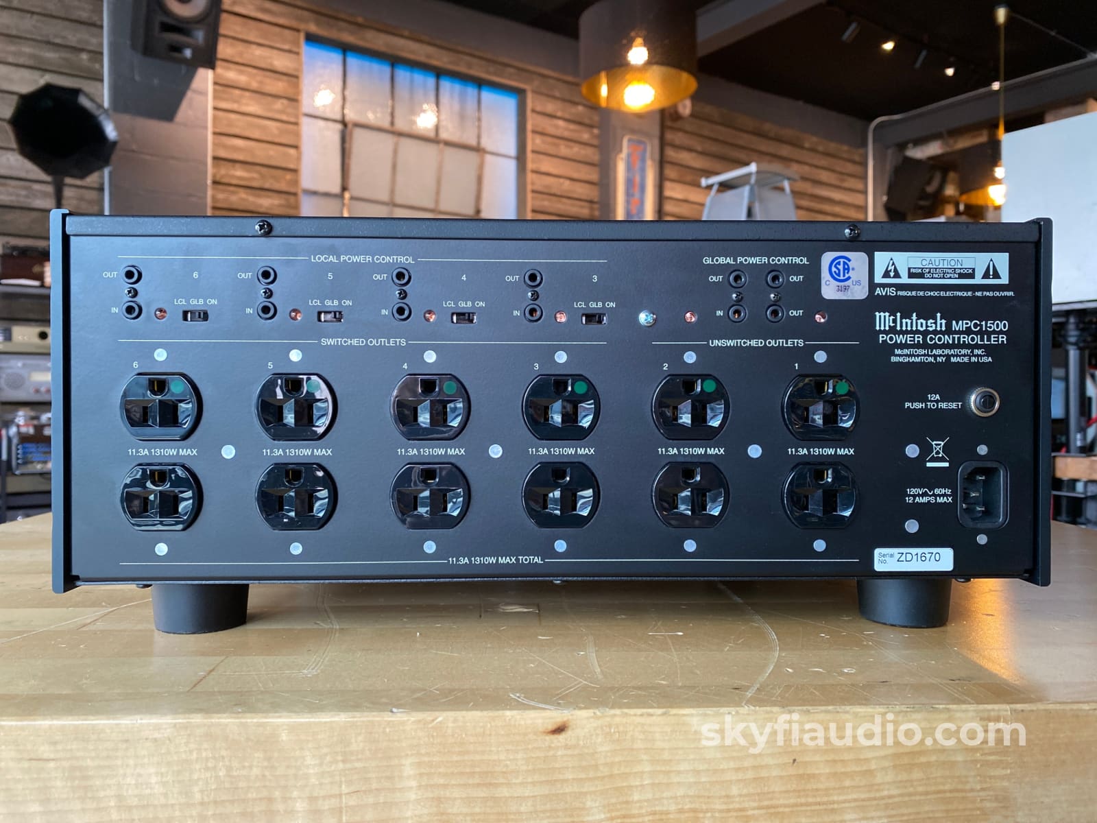 Mcintosh Mpc1500 Power Controller And Conditioner - Pre-Owned In Stock For Local Pickup