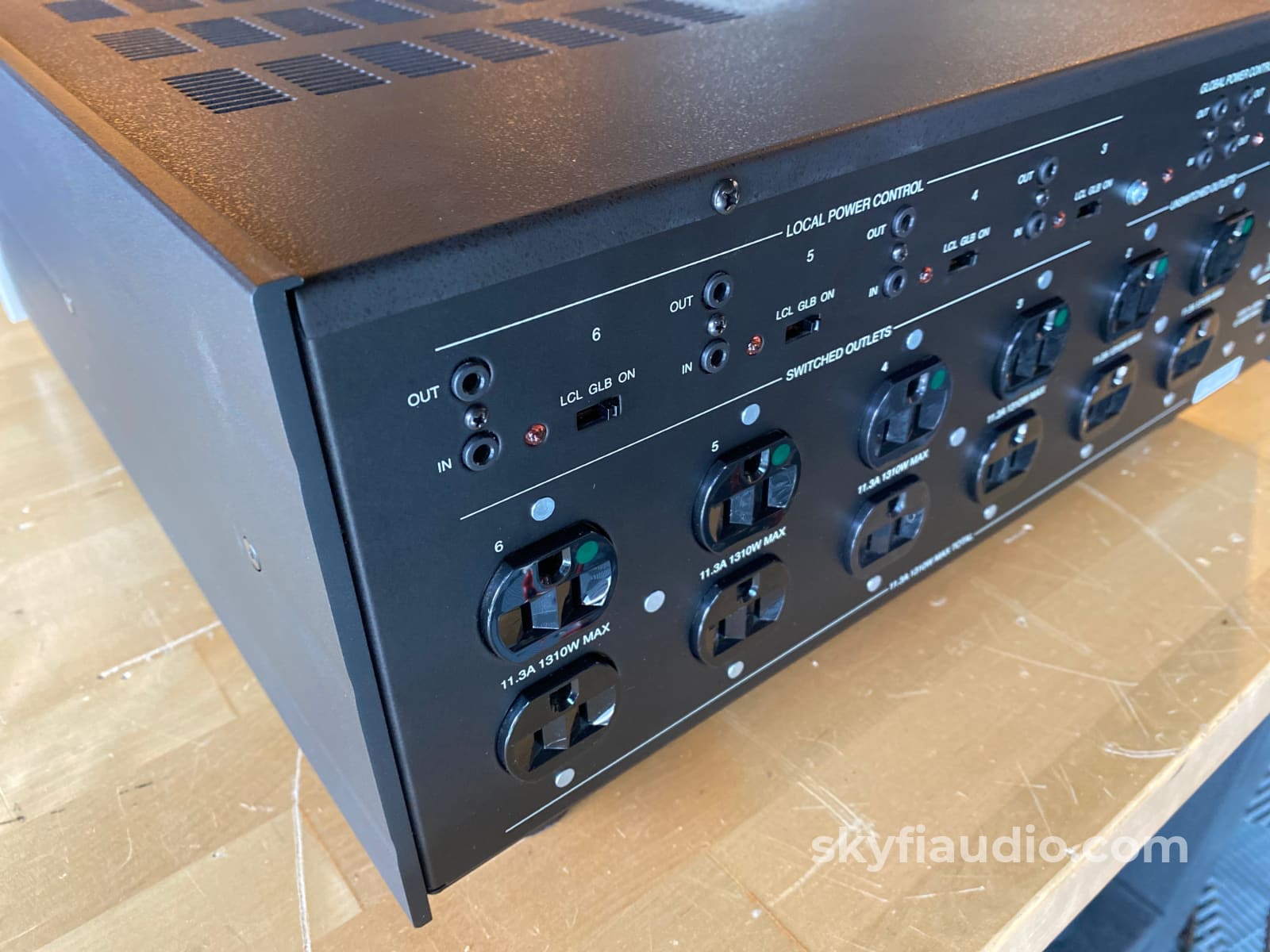 Mcintosh Mpc1500 Power Controller And Conditioner - Pre-Owned In Stock For Local Pickup