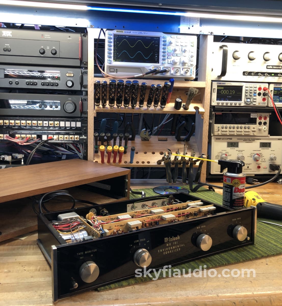 Mcintosh Mq-101 Environmental Equalizer In Wood Case