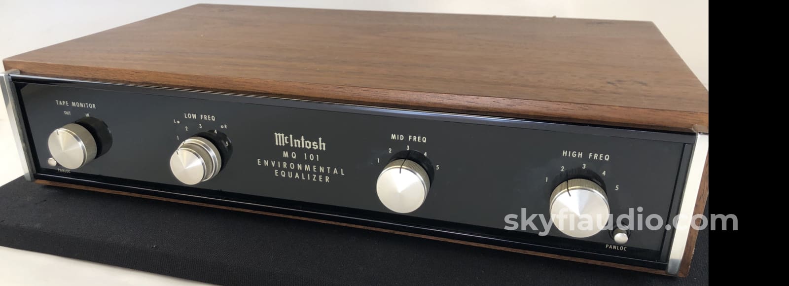 Mcintosh Mq-101 Environmental Equalizer In Wood Case