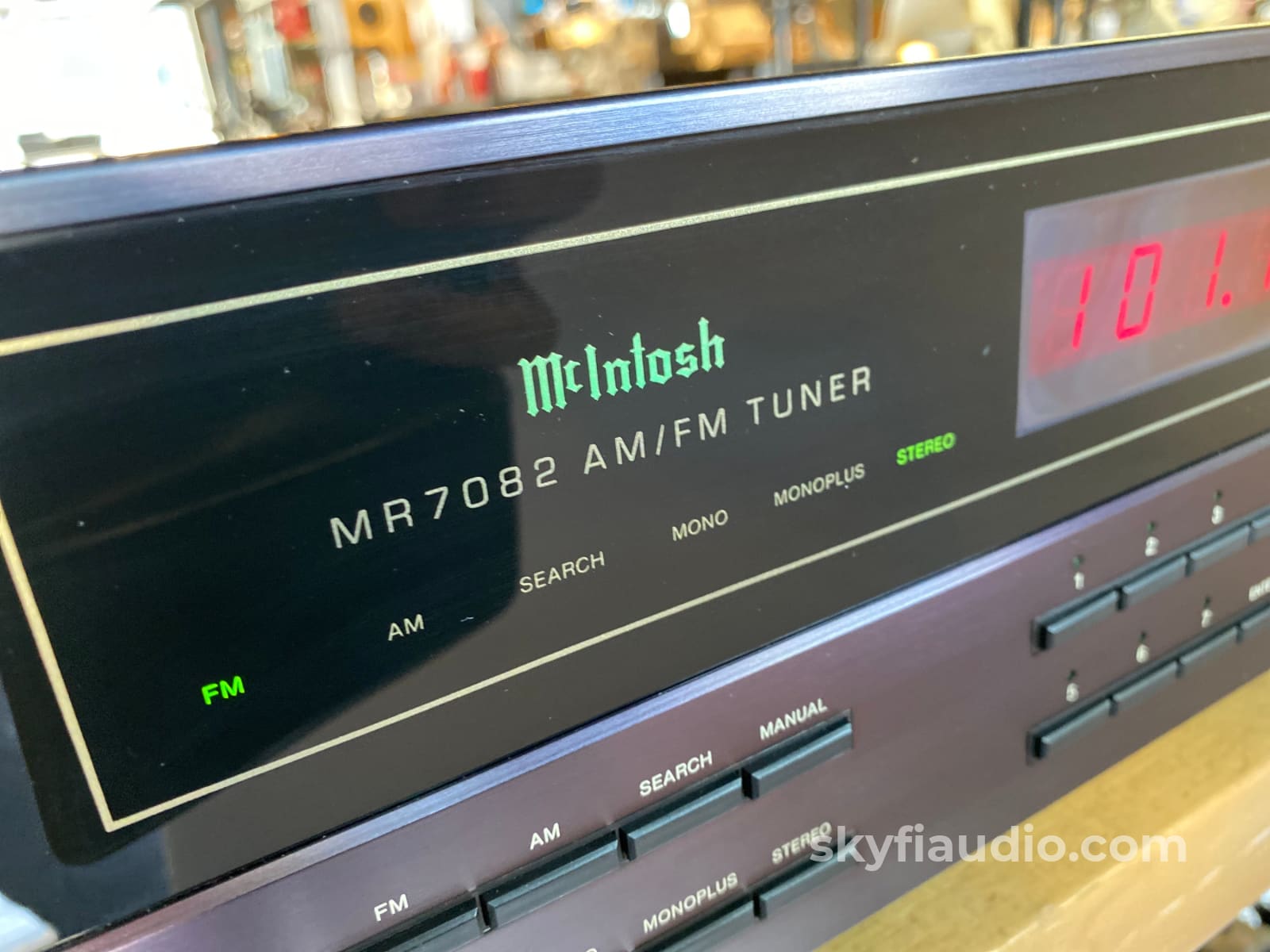 McIntosh MR7082 Vintage AM/FM Tuner - Slim Version