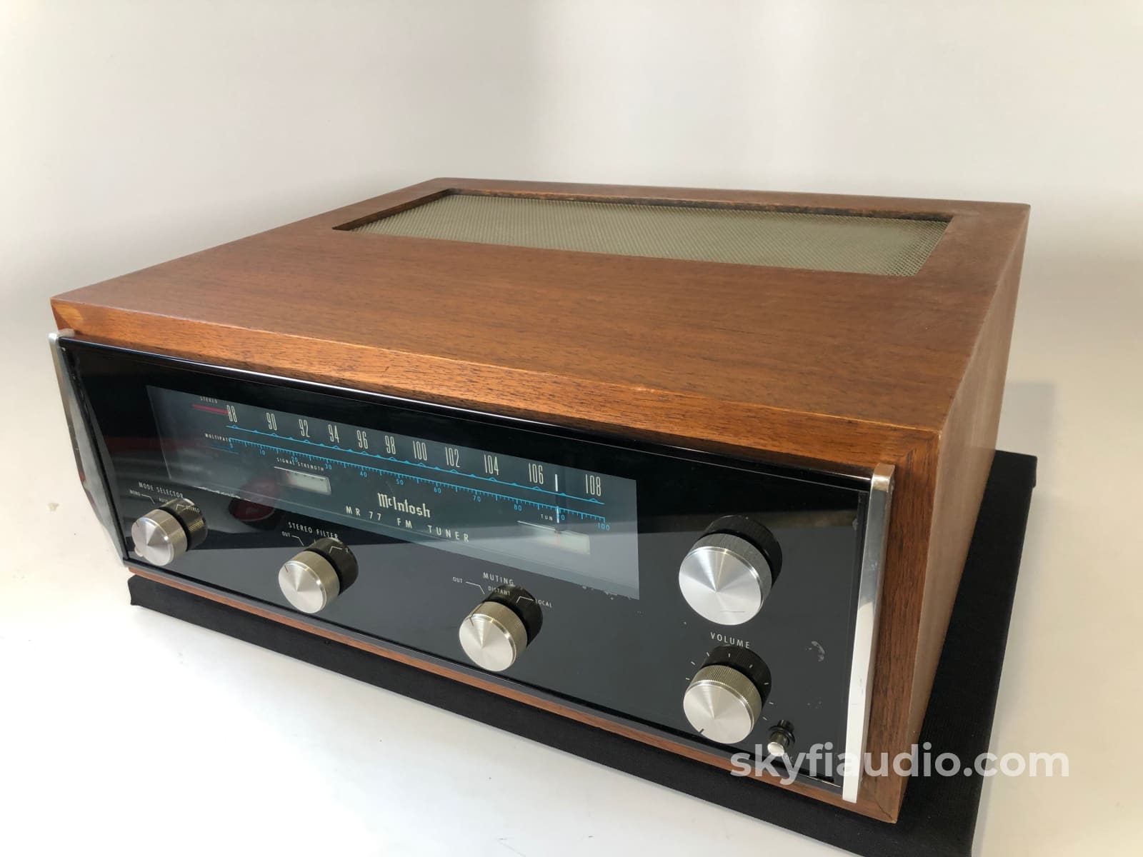 Mcintosh Mr77 Vintage Fm Tuner In Wood Cabinet - Wow