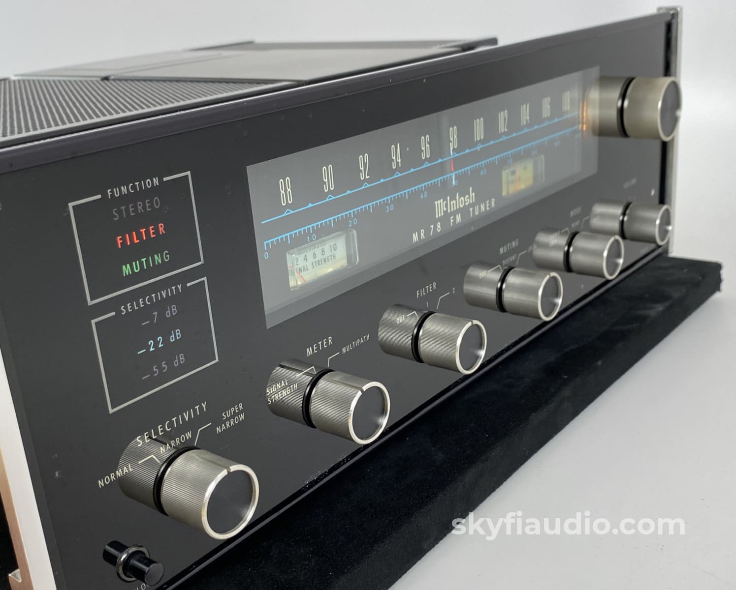 Mcintosh Mr78 Analog Tuner - The Best From