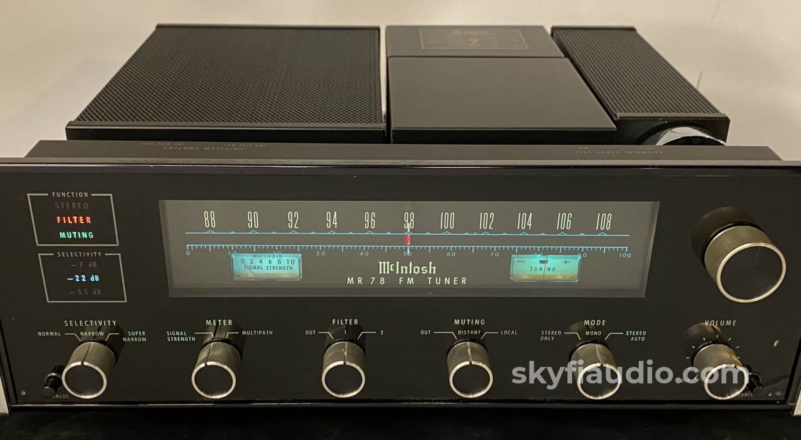 Mcintosh Mr78 Analog Tuner - The Best From