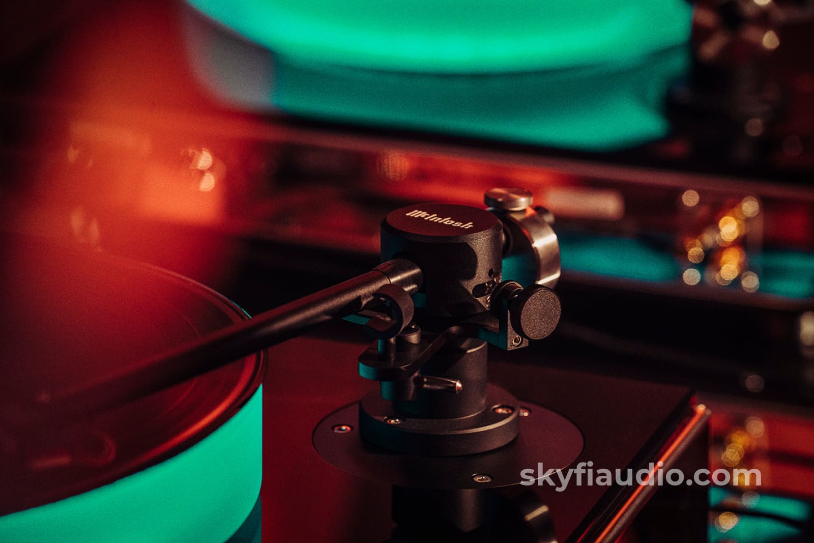 McIntosh MT5 Precision Turntable with Sumiko Phono Cartridge - New - Turntable