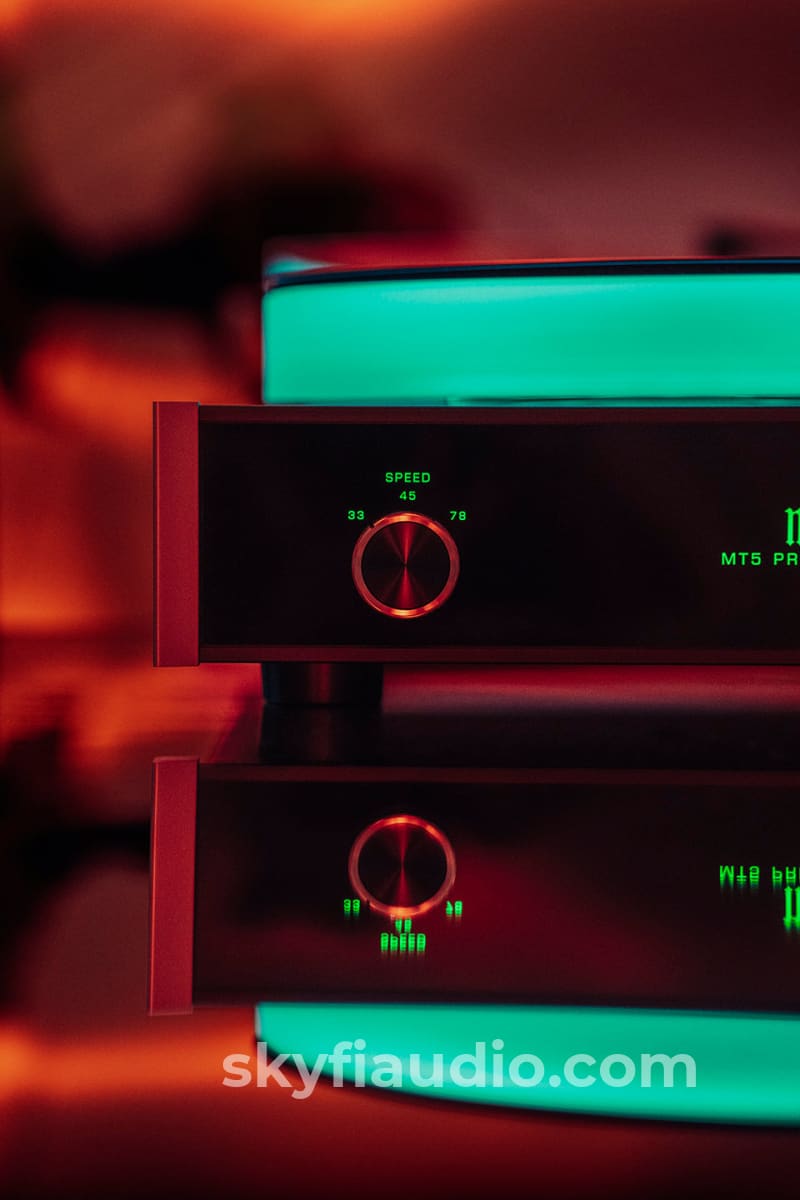 McIntosh MT5 Precision Turntable with Sumiko Phono Cartridge - New - Turntable