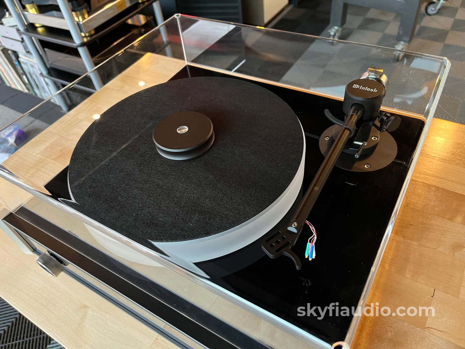 McIntosh MT5 Turntable W/ New Sumiko Songbird MC Cartridge Turntable