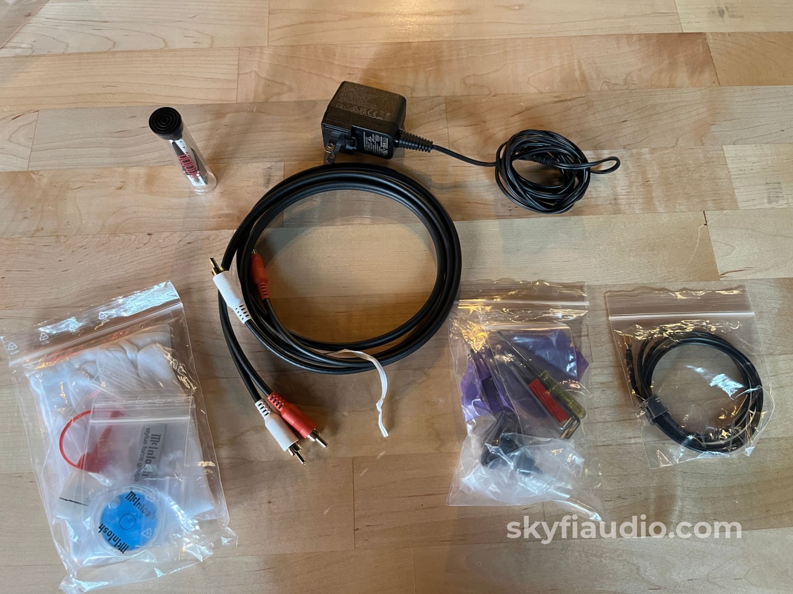 McIntosh MT5 Turntable W/ New Sumiko Songbird MC Cartridge Turntable