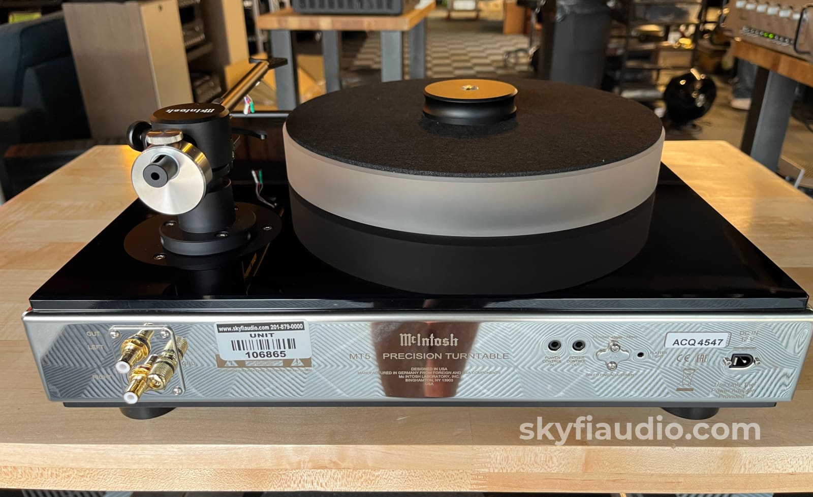McIntosh MT5 Turntable W/ New Sumiko Songbird MC Cartridge Turntable