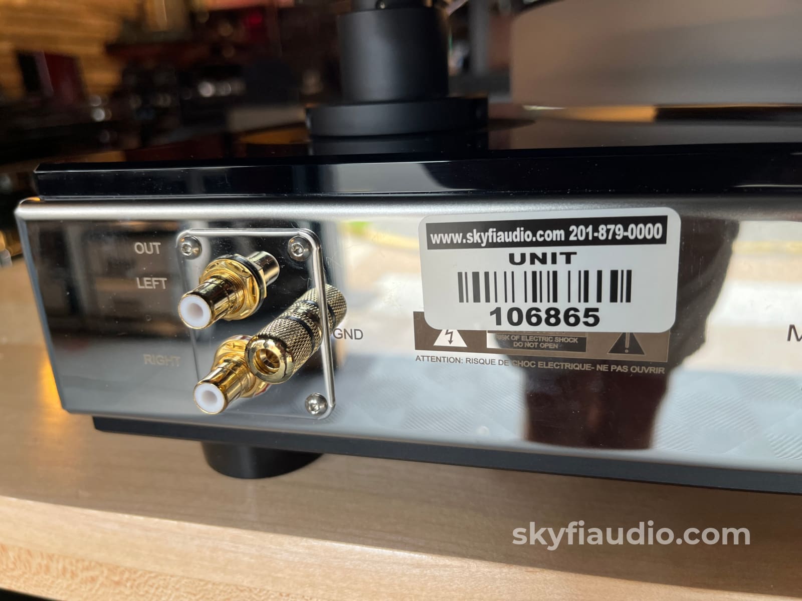 McIntosh MT5 Turntable W/ New Sumiko Songbird MC Cartridge Turntable