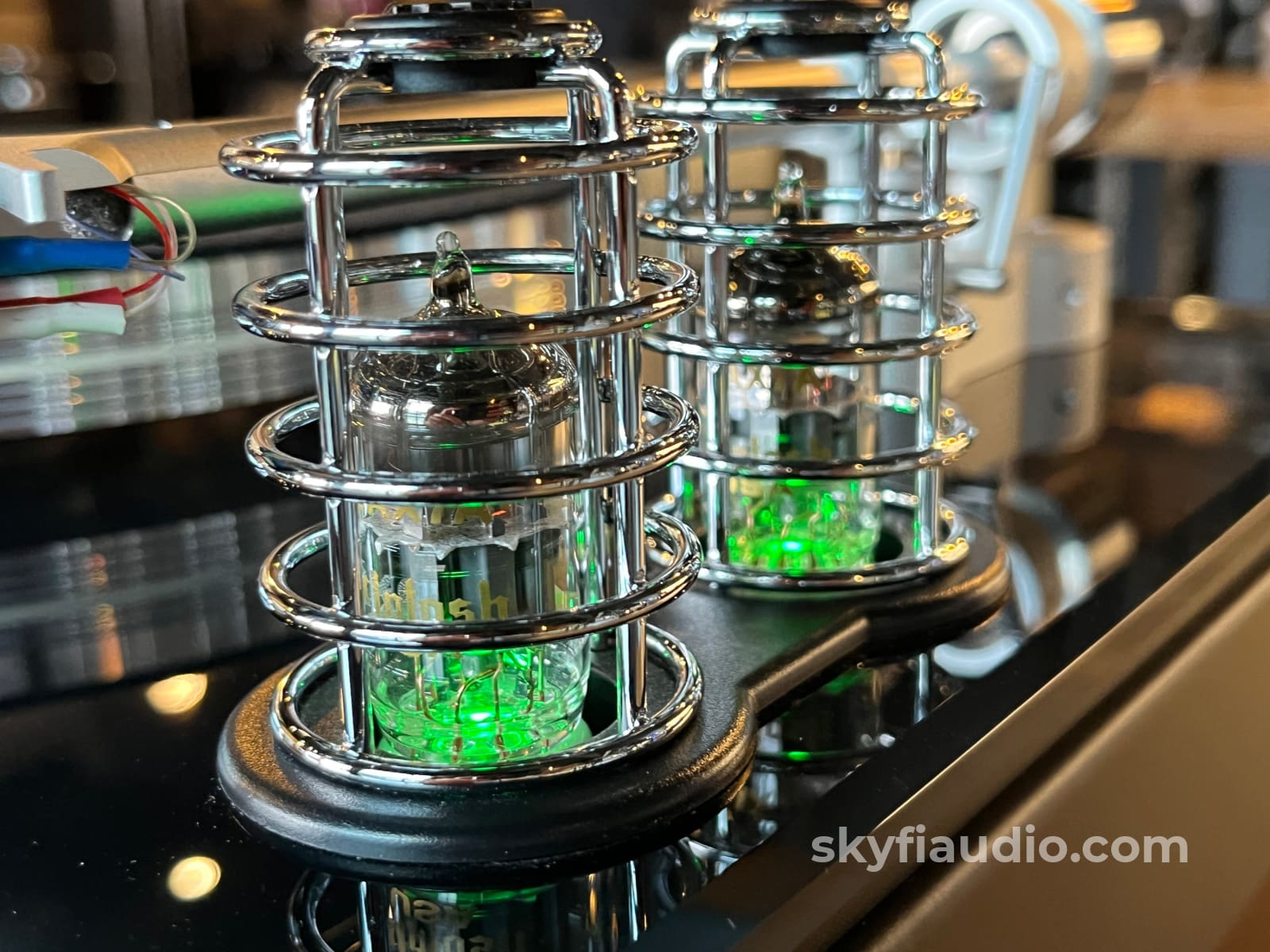 McIntosh MTI100 Integrated Turntable - Pre-Loved Turntable