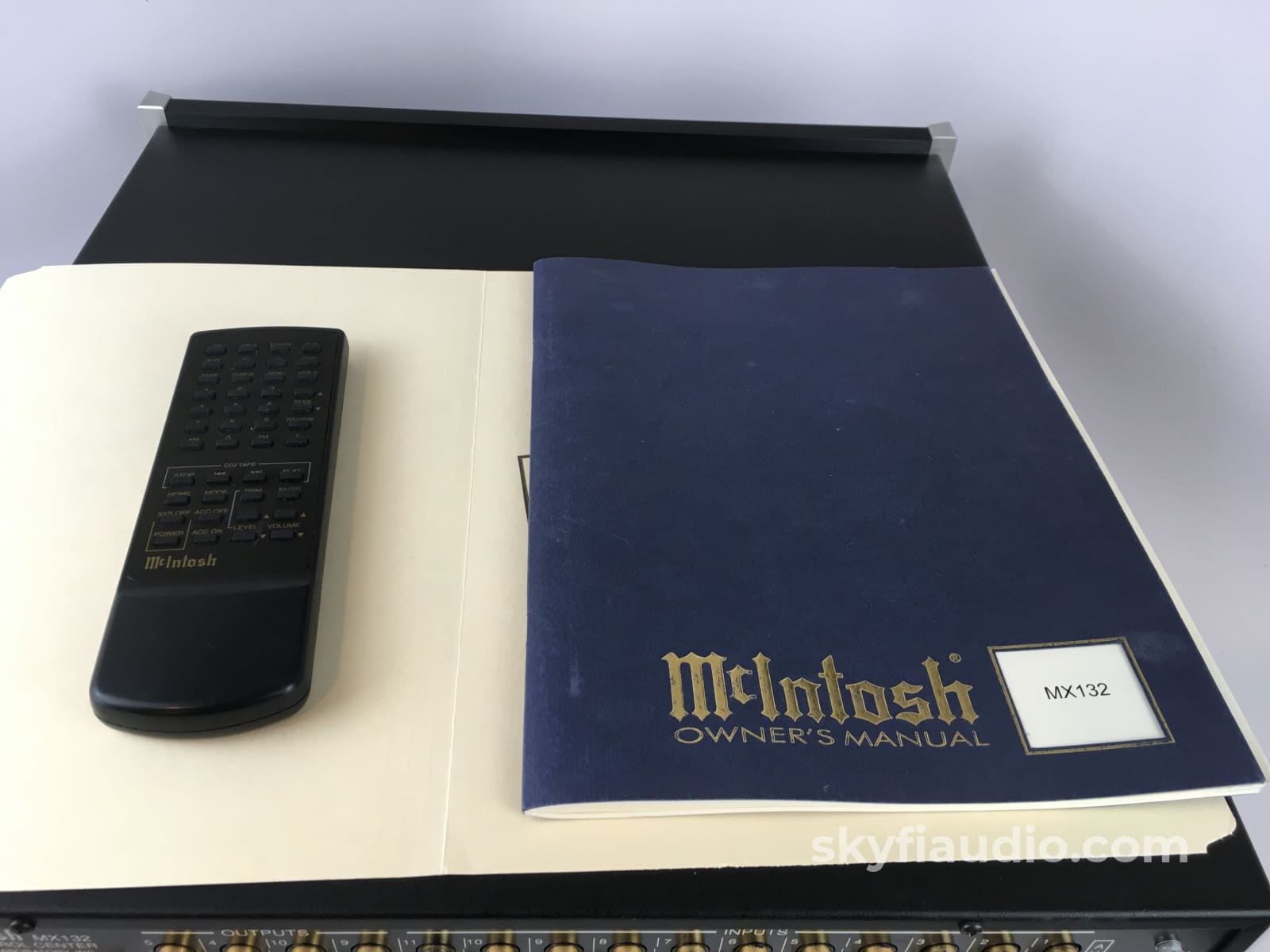 Mcintosh Mx-132 Av Processor With Tuner Preamplifier