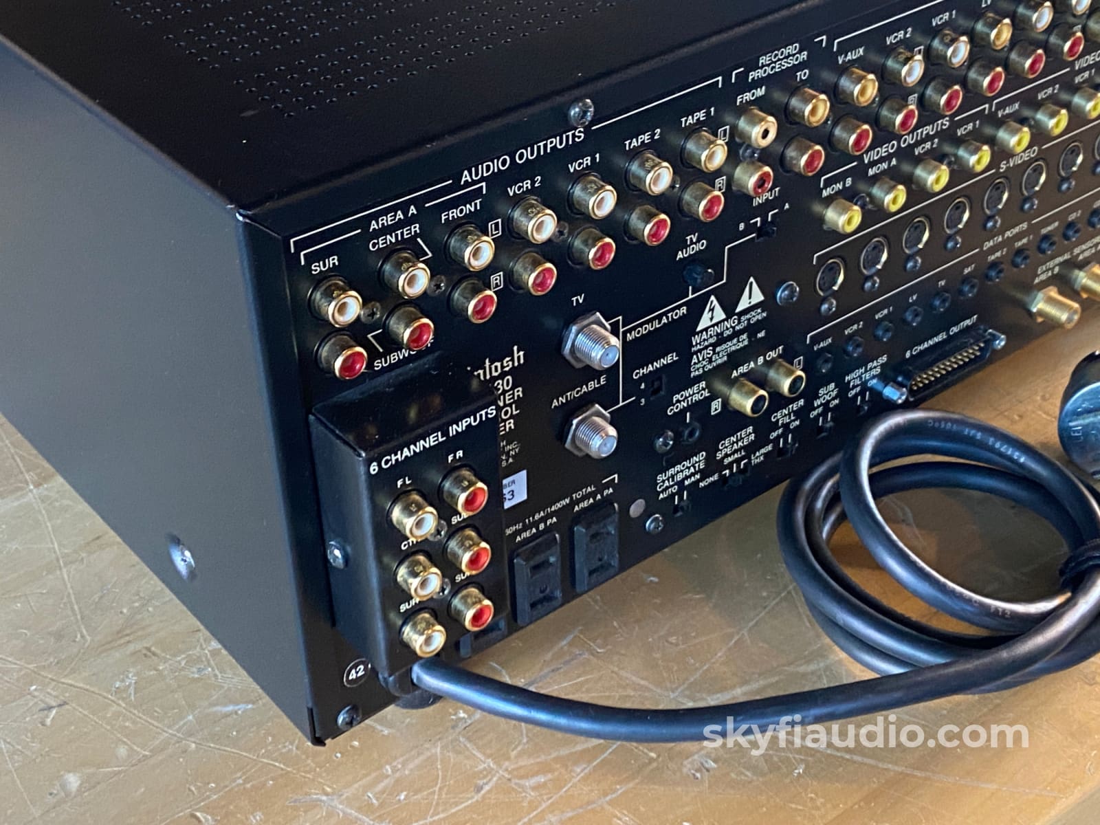 Mcintosh Mx130 Home Theater Preamp With Tuner And Phono Preamplifier