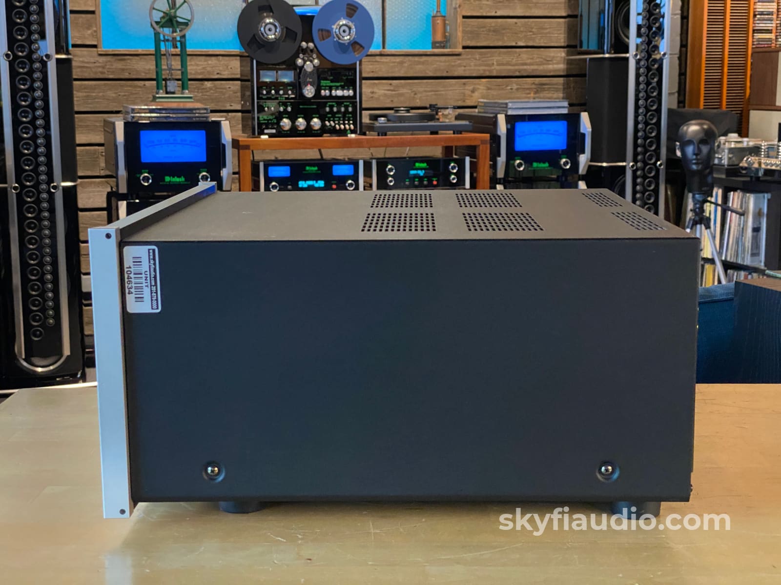 McIntosh MX136 Home Theater Processor and Preamp w/Phono