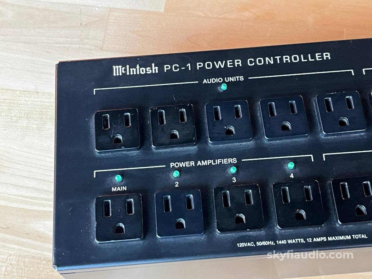 McIntosh PC-1 Power Controller 14 Outlet Power Strip - Accessory