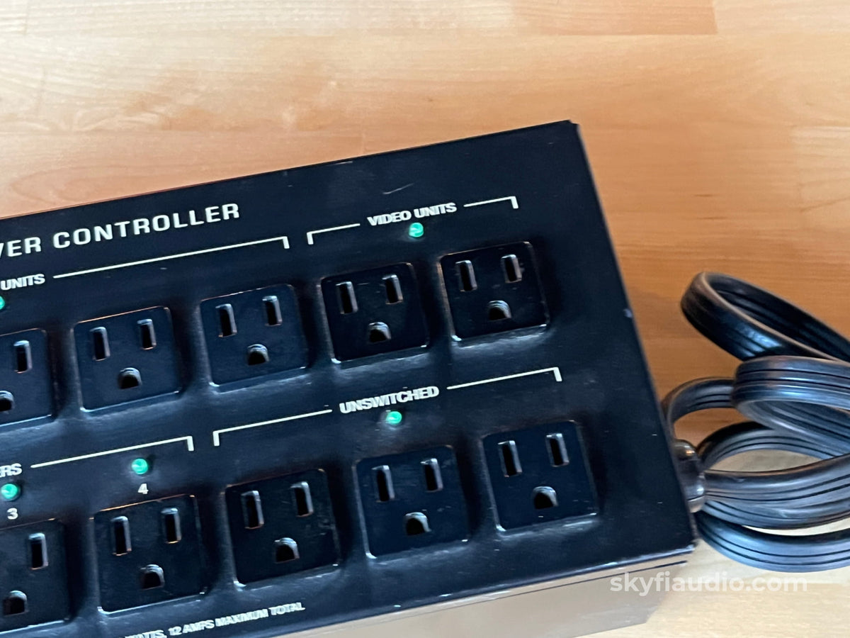 McIntosh PC-1 Power Controller 14 Outlet Power Strip - Accessory