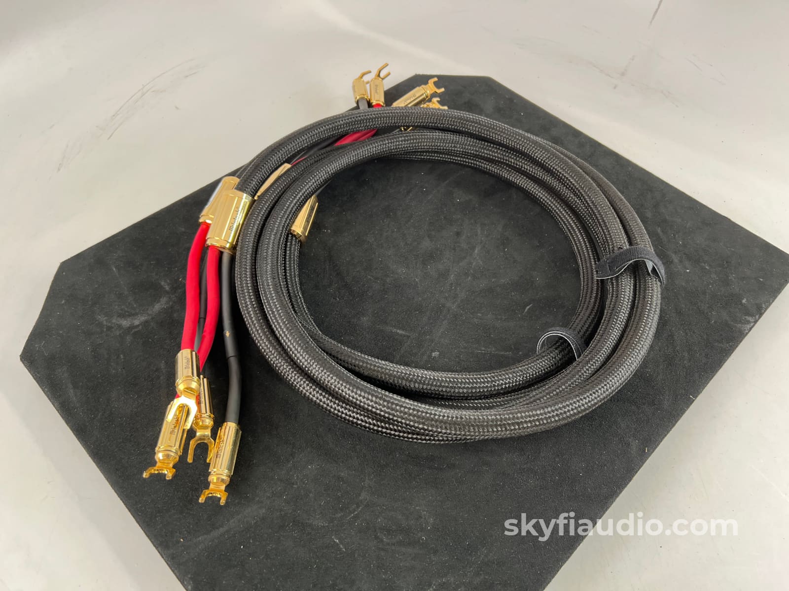 Mcintosh Speaker Cables W/Single Spades - 2M In Store Only