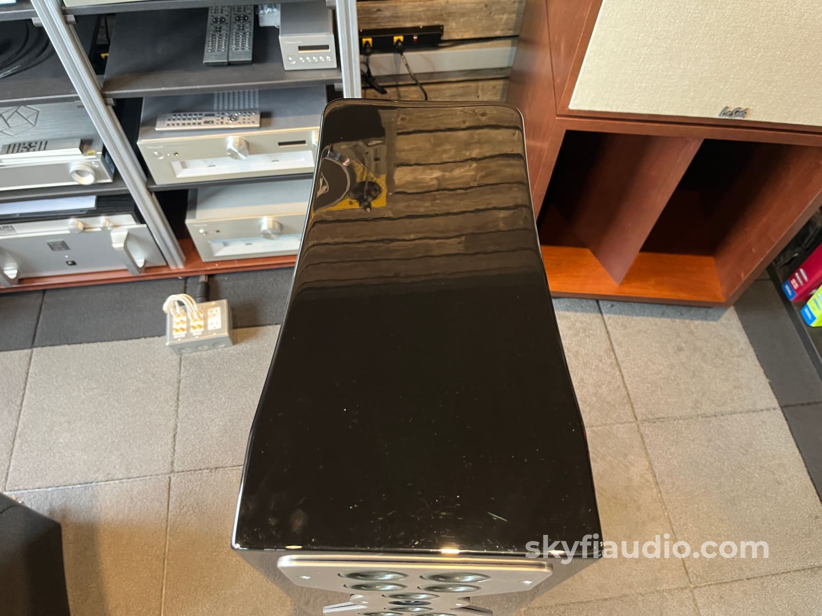 McIntosh XR100 Floorstanding Speakers (Pair) - Pre-Loved Speakers