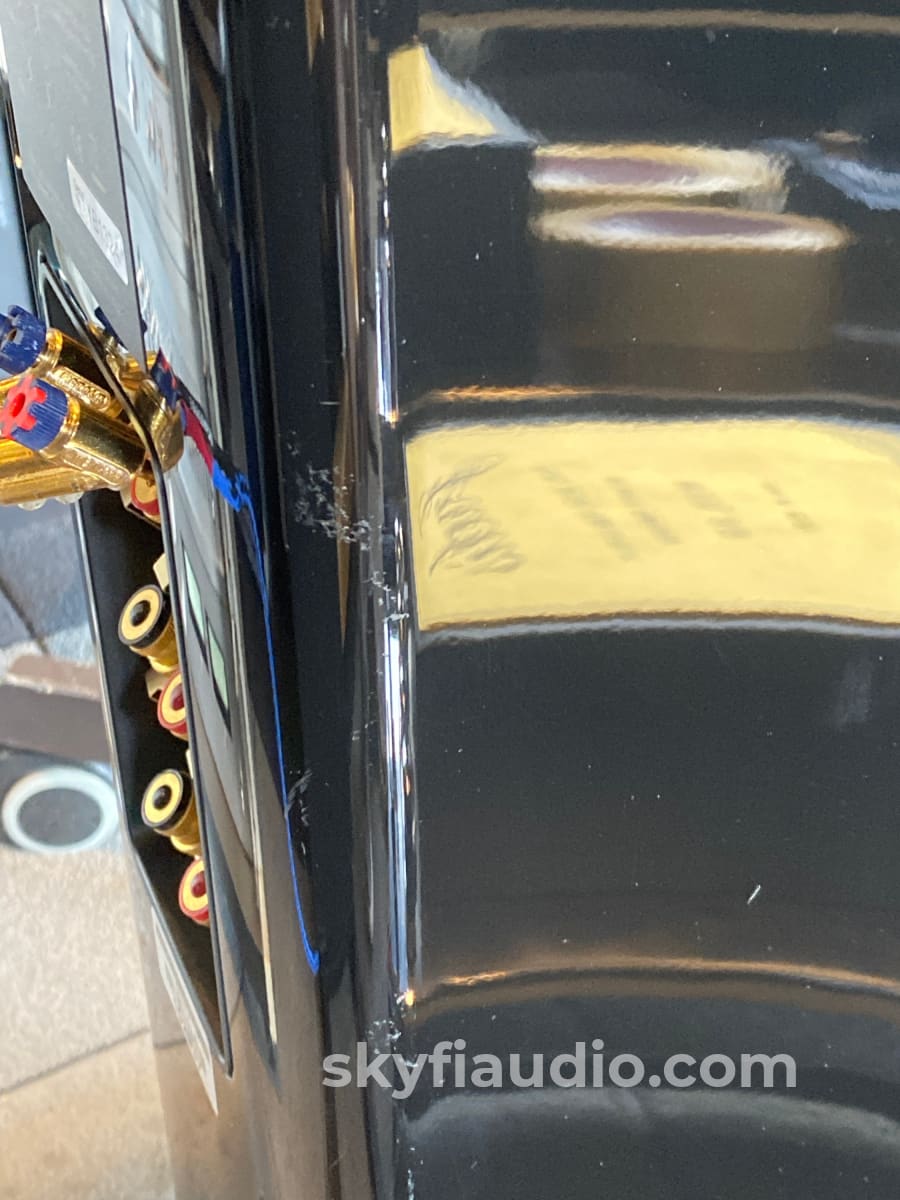 Mcintosh Xrt1K Line Array Speakers - 1200W Power Rating High-Gloss Piano Black