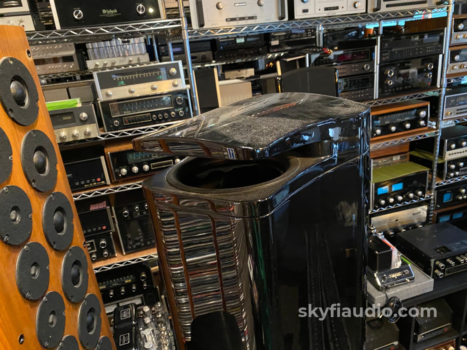 Mcintosh Xrt1K Line Array Speakers 1200W! Pre Owned - In Store Only