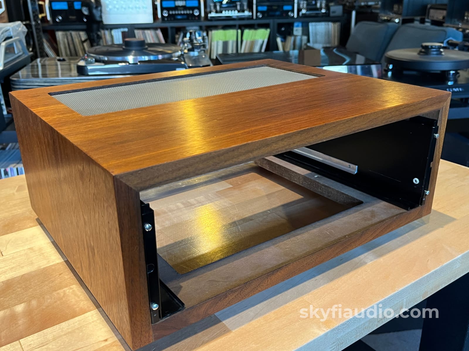 McIntsoh L12R Slant Foot Cabinet w/ Adjustable 10’’/12’’ Panlocs (Accepts Early Panloc Trays) - Accessory