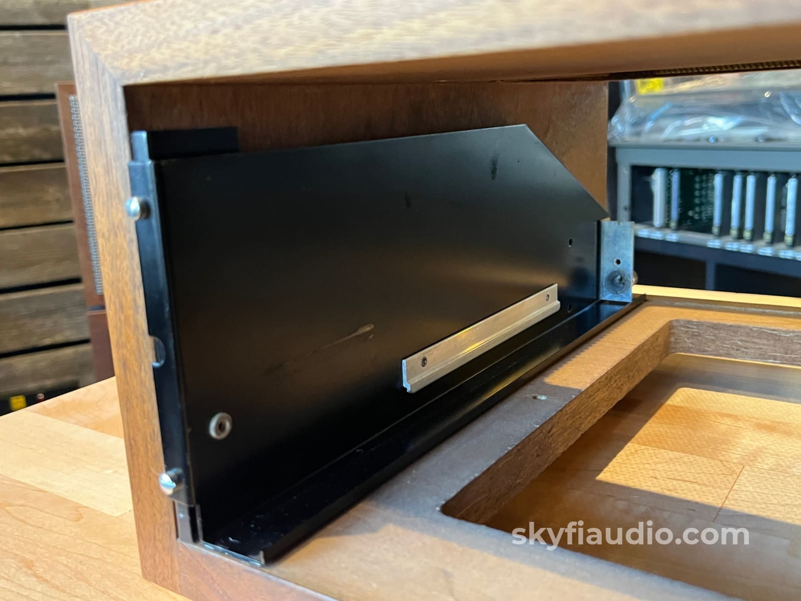 McIntsoh L12R Slant Foot Cabinet w/ Adjustable 10’’/12’’ Panlocs (Accepts Early Panloc Trays) - Accessory