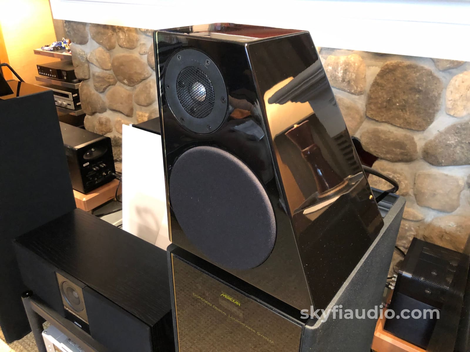 Meridian 5-Channel Home Theater System Complete Stereophile Class A Speakers