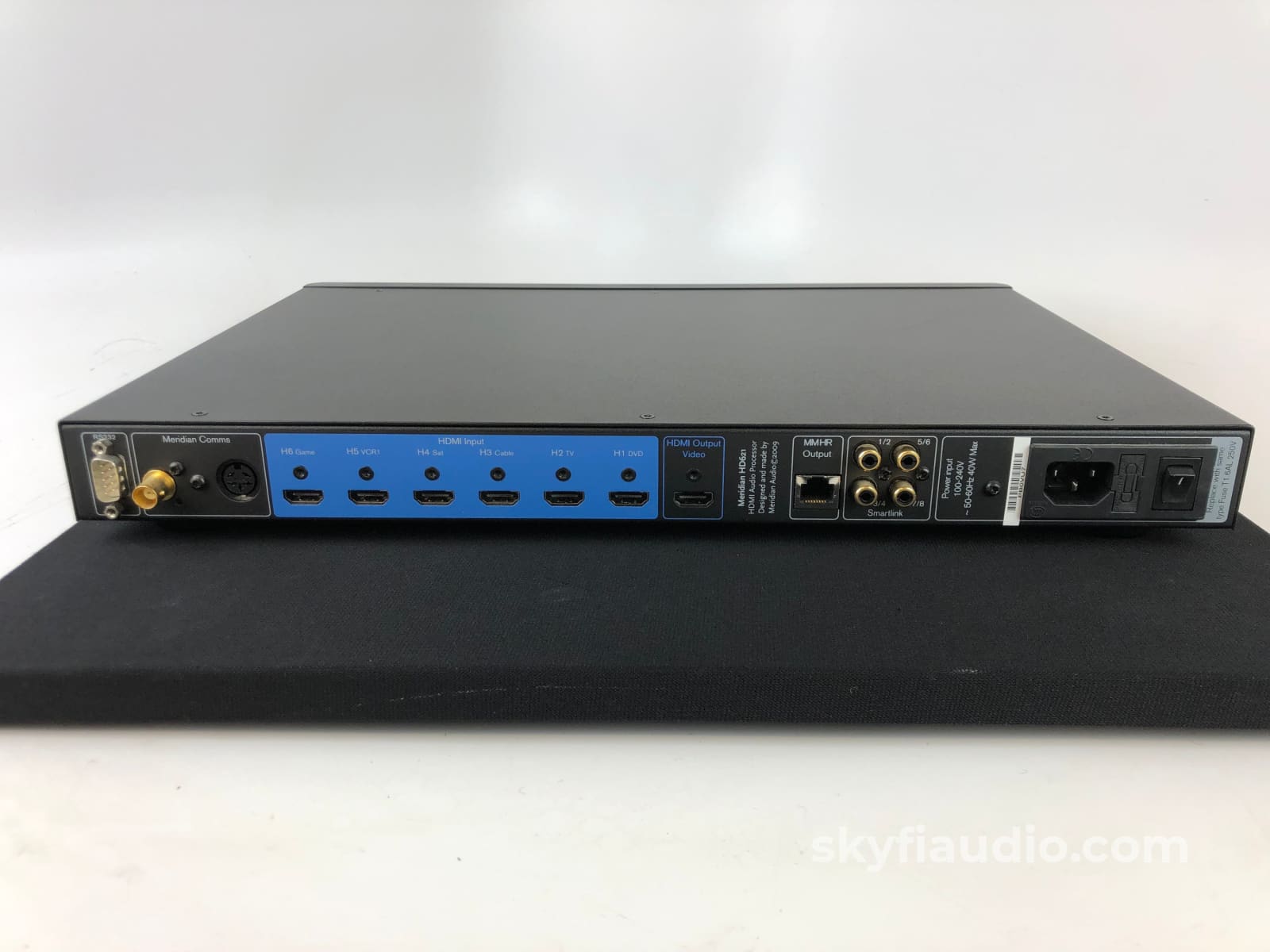 Meridian 861 Home Theater Processor Version 8.0 And Hd621 Hdmi Switch Preamplifier