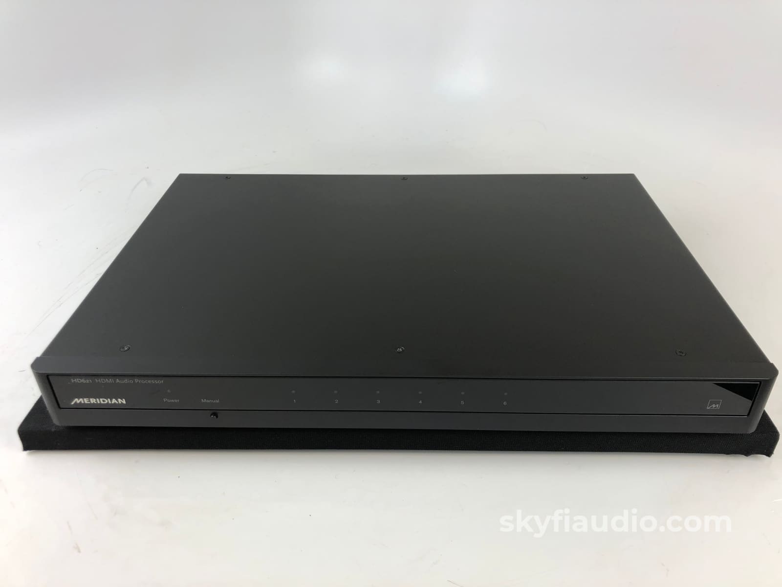 Meridian 861 Home Theater Processor Version 8.0 And Hd621 Hdmi Switch Preamplifier