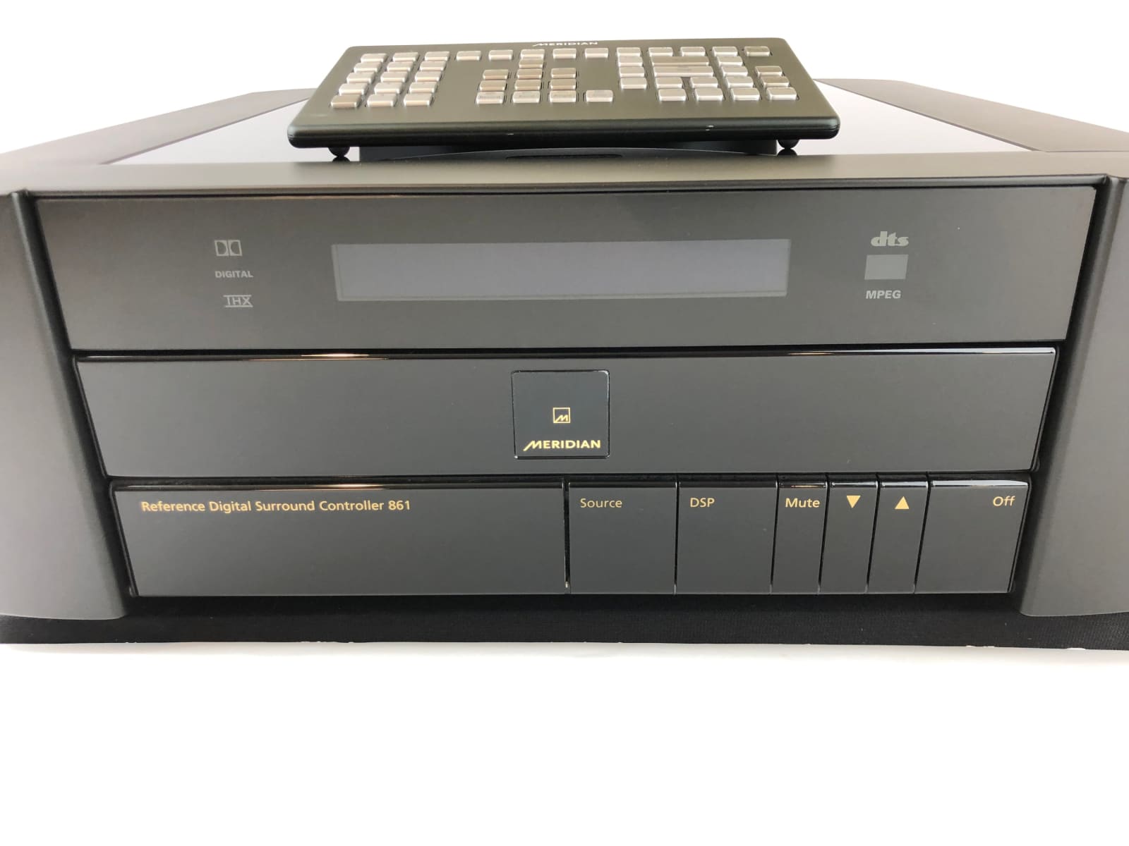 Meridian 861 Home Theater Processor Version 8.0 And Hd621 Hdmi Switch Preamplifier