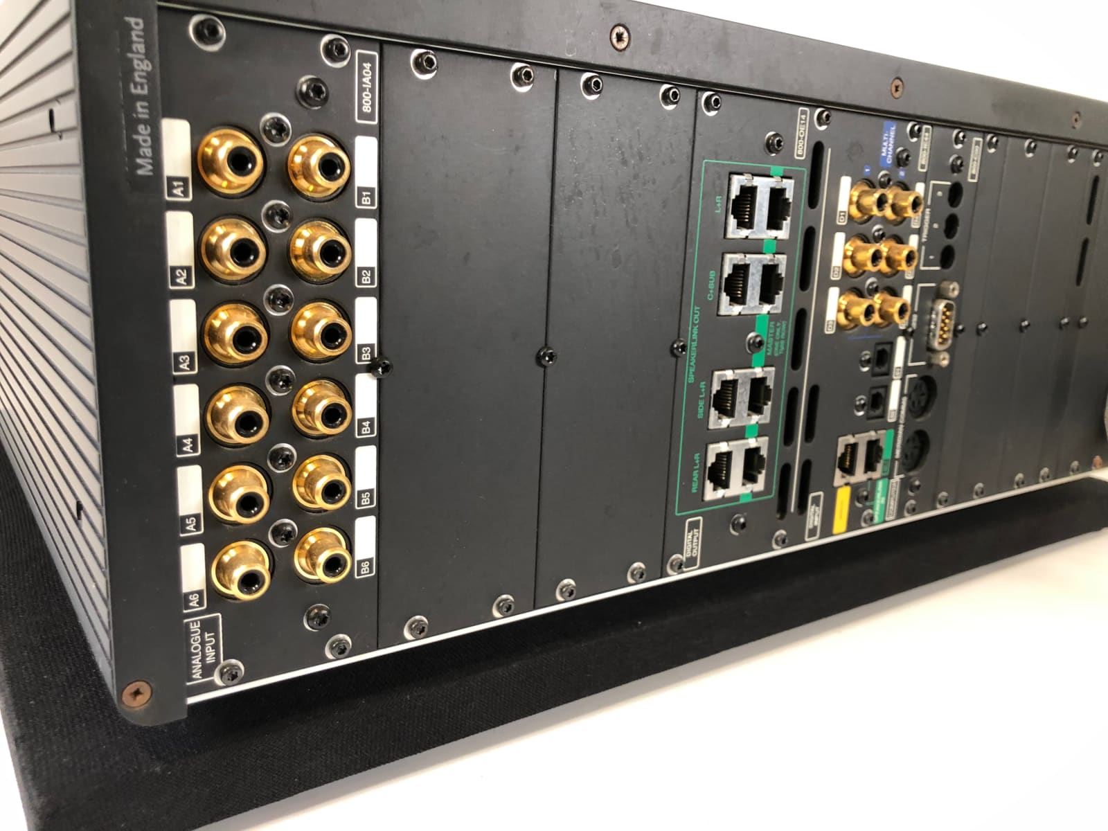 Meridian 861 V6 Reference Digital Surround Controller And Processor - Upgradable Preamplifier