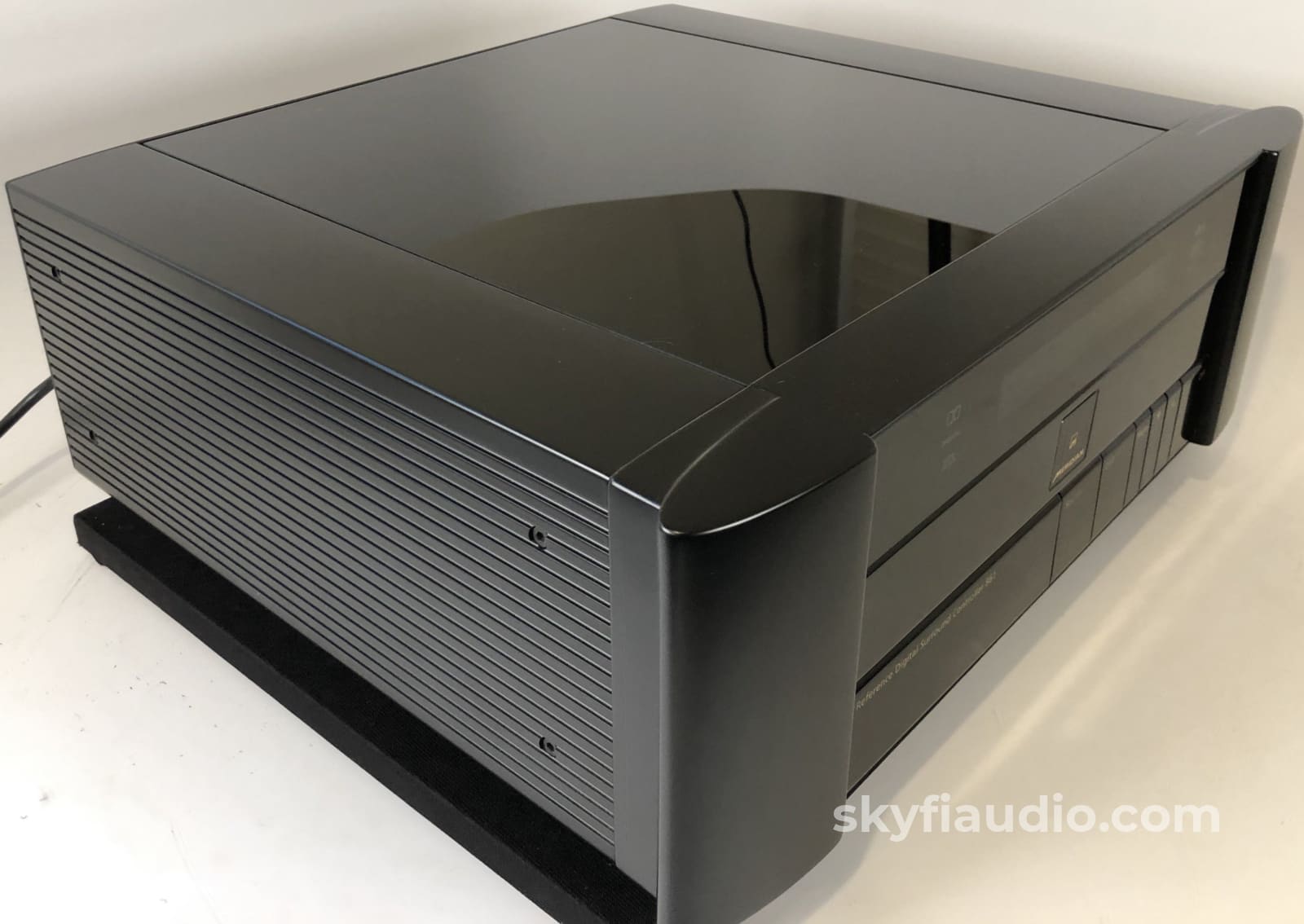 Meridian 861 V6 Reference Digital Surround Controller And Processor - Upgradable Preamplifier