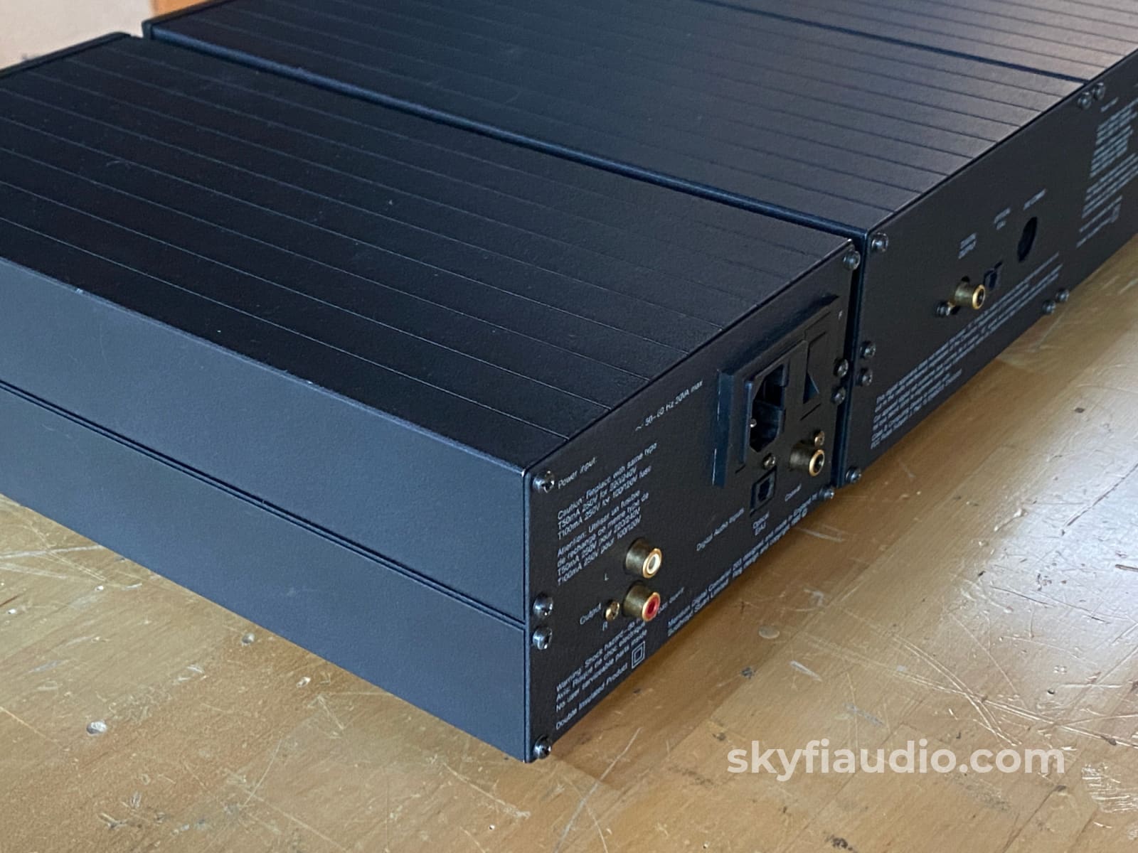 Meridian Compact Disc Player 200 W/Meridian 203 D/A Processor And Upgraded Remote Cd + Digital