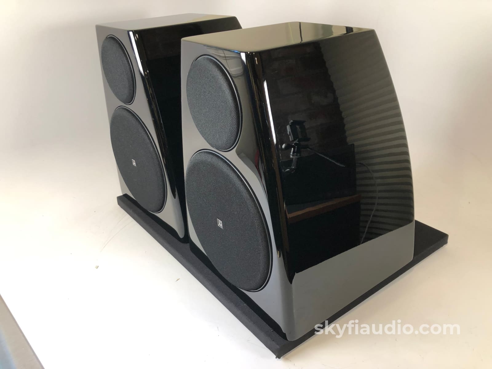 Meridian Dsp3200 Digital Active Speakers - Like New
