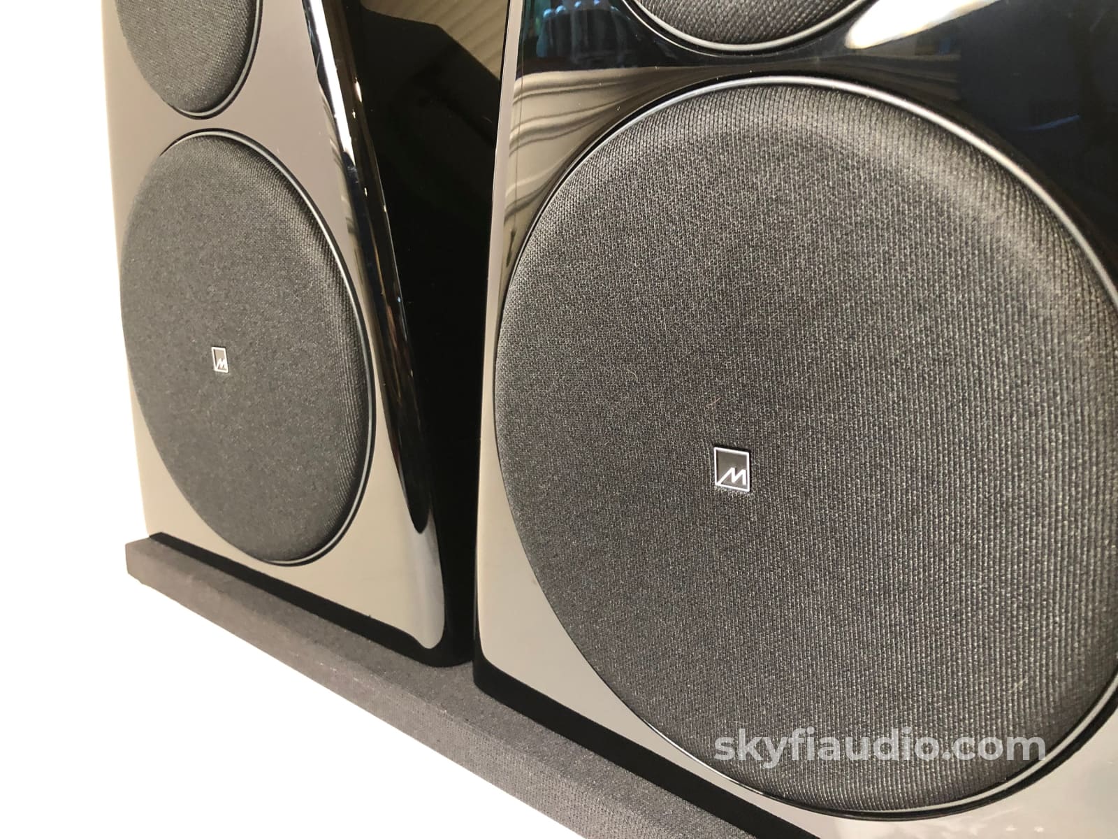 Meridian Dsp3200 Digital Active Speakers - Like New