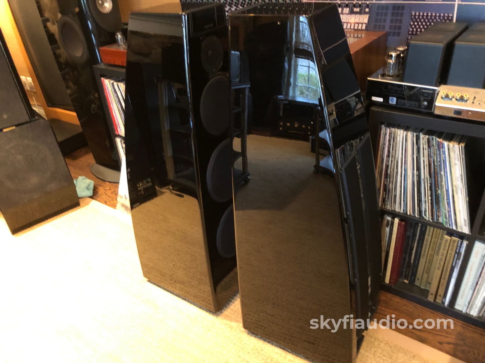 Meridian Dsp7200Se Digital Signal Processing Loudspeaker System Speakers