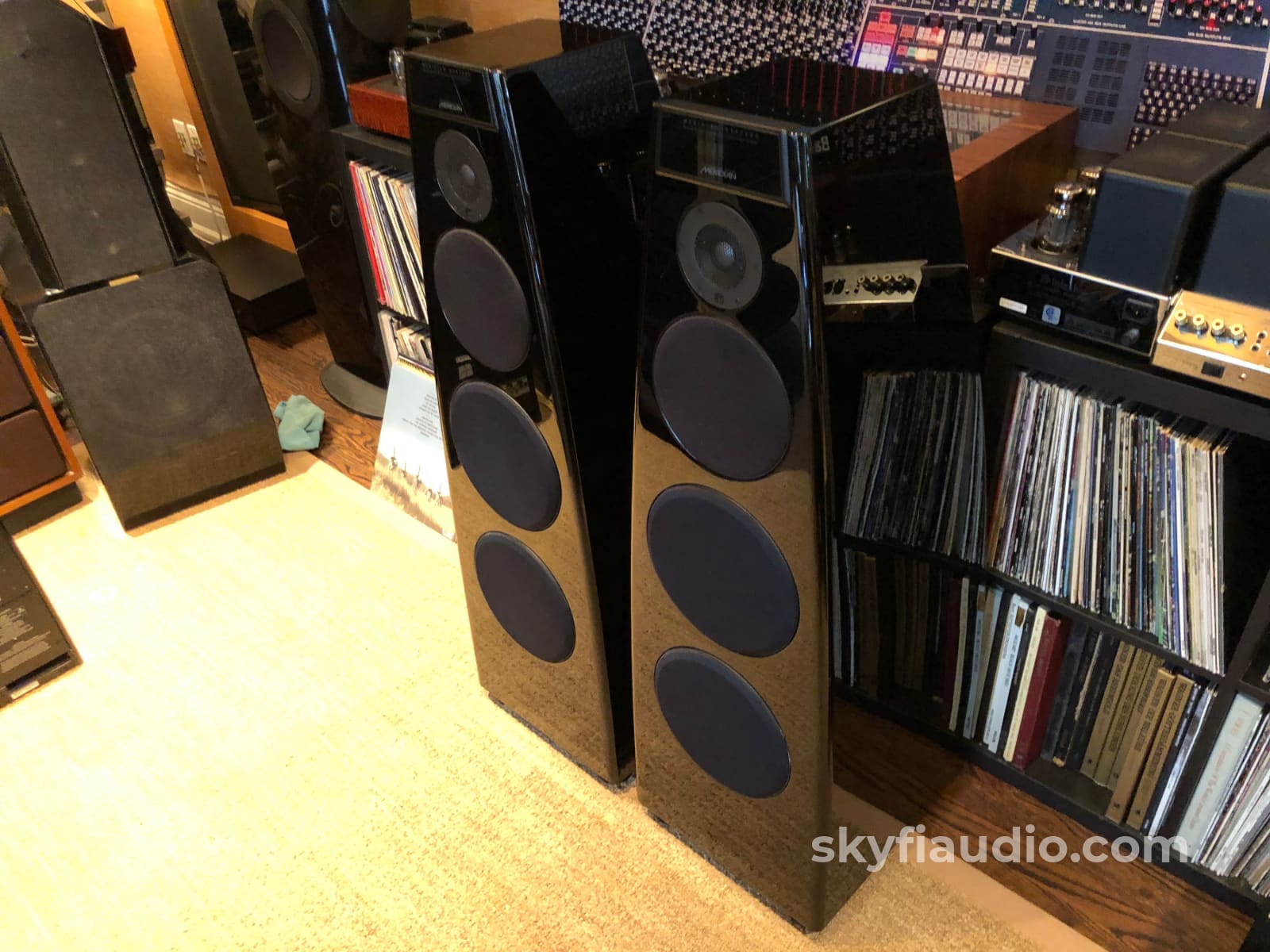 Meridian Dsp7200Se Digital Signal Processing Loudspeaker System Speakers