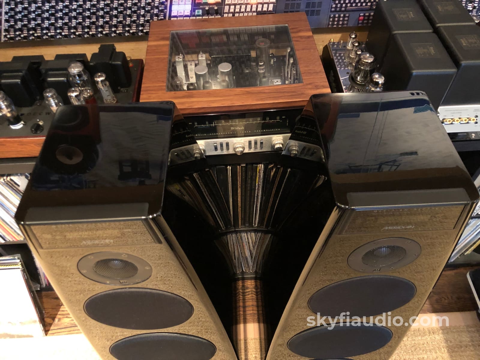 Meridian Dsp7200Se Digital Signal Processing Loudspeaker System Speakers