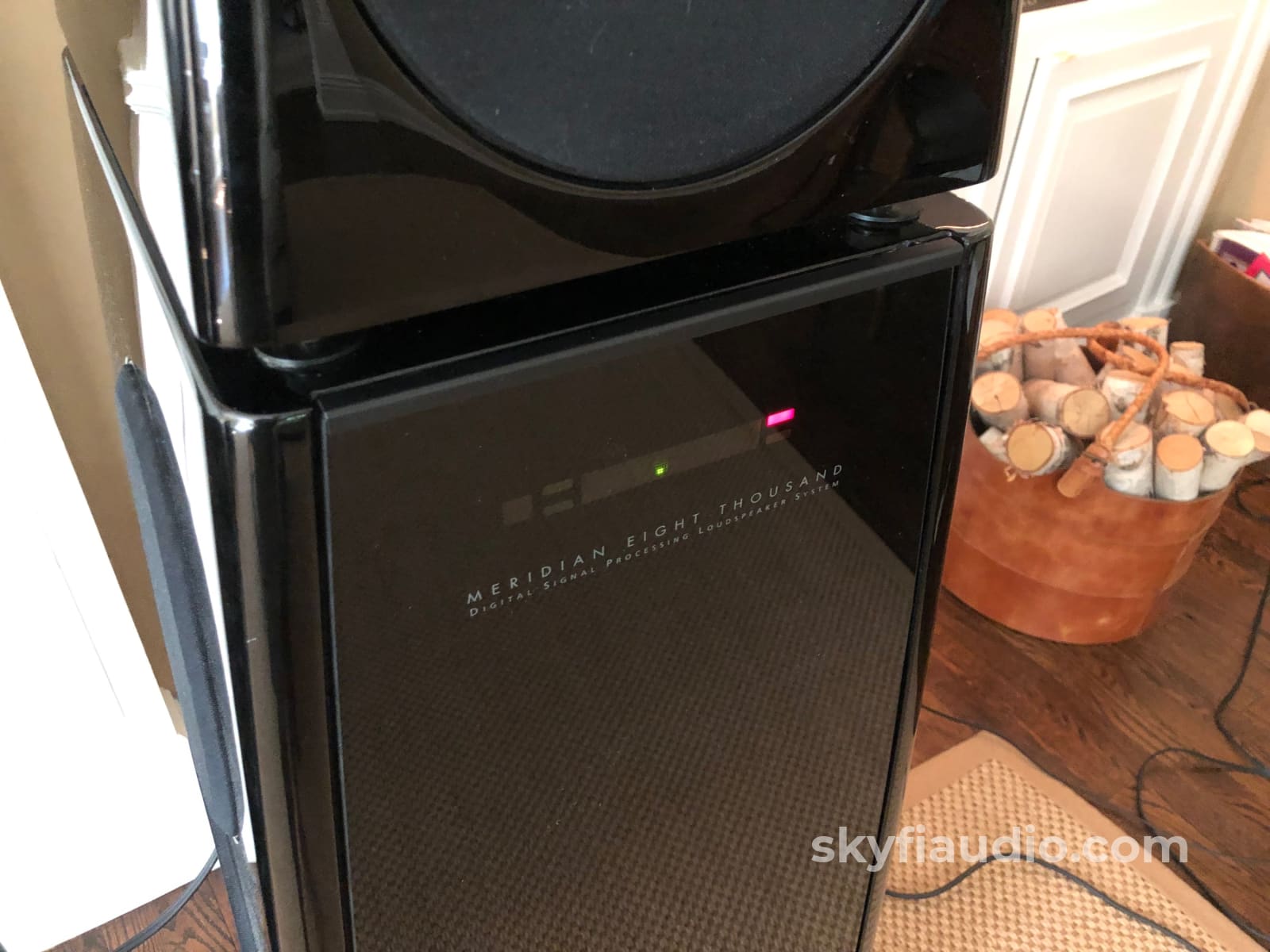 Meridian Dsp8000 Flagship Powered Speakers