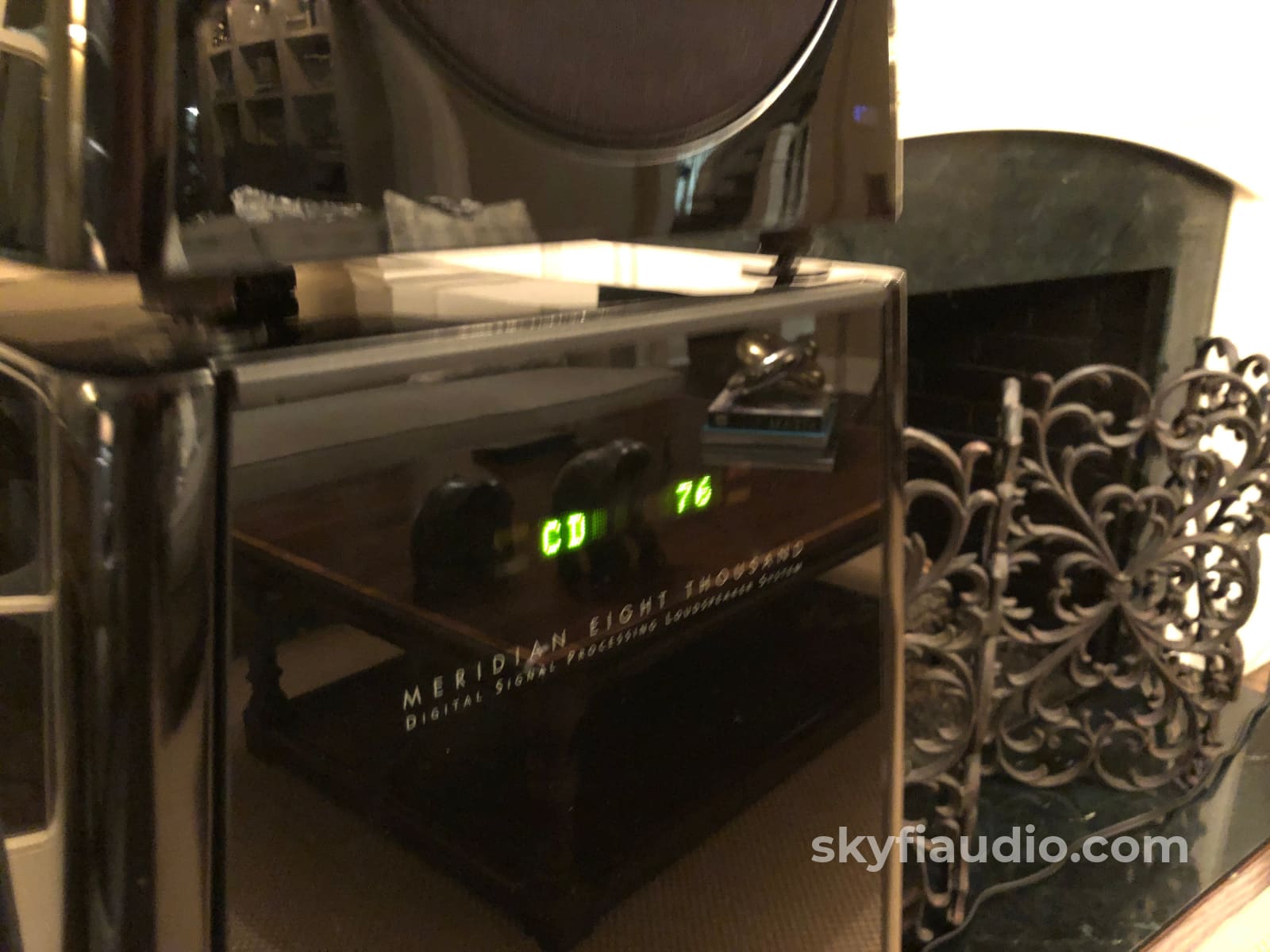 Meridian Dsp8000 Flagship Powered Speakers