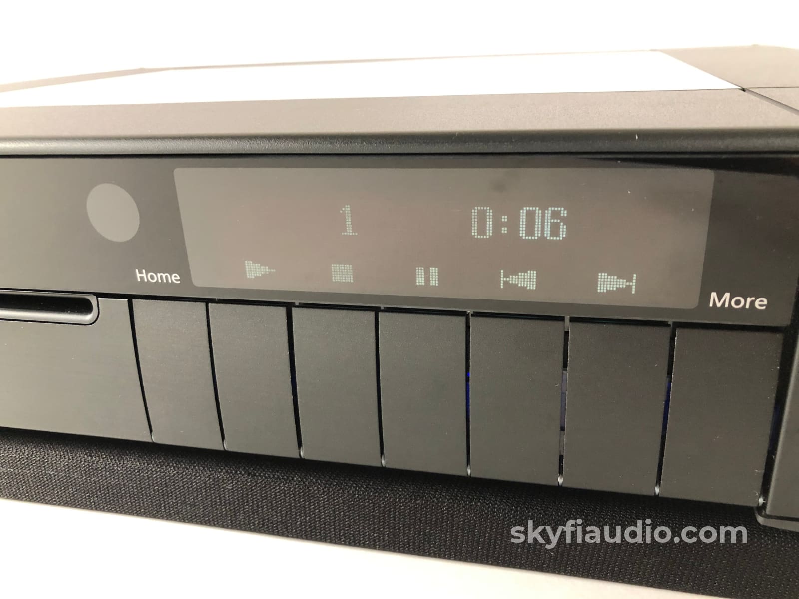 Meridian G08.2 - 24-Bit Upsampling Cd Player With Dual Remotes + Digital