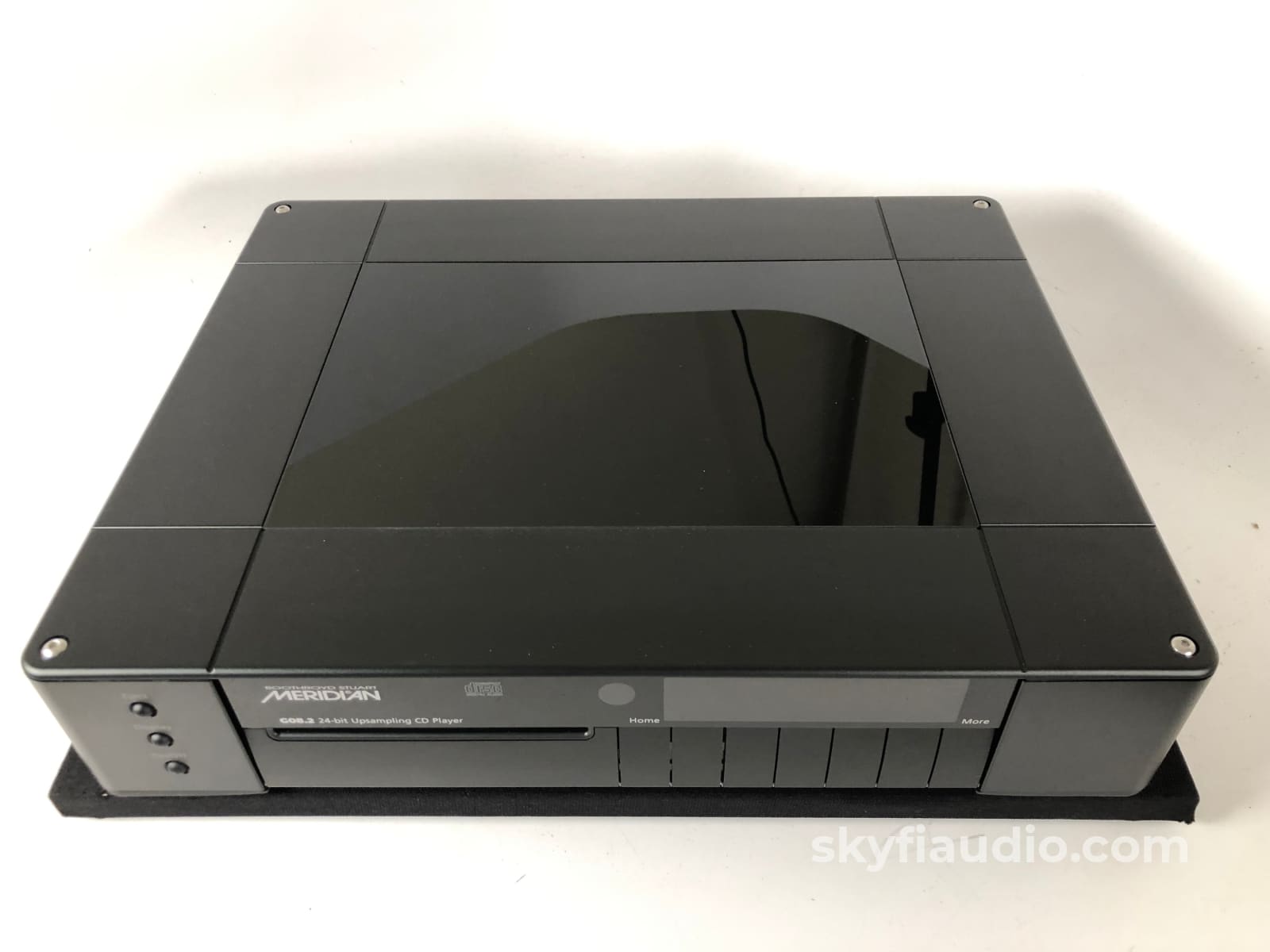 Meridian G08.2 - 24-Bit Upsampling Cd Player With Dual Remotes + Digital