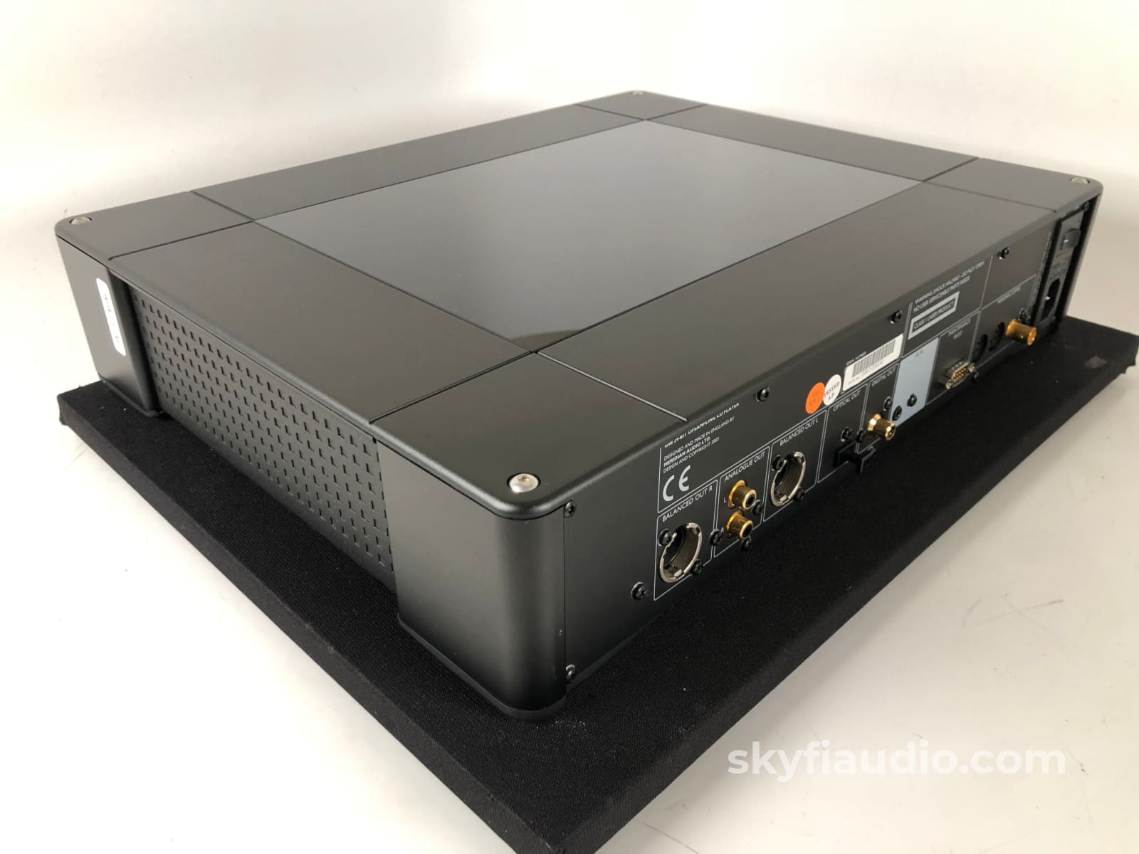 Meridian G08.2 - 24-Bit Upsampling Cd Player With Dual Remotes + Digital