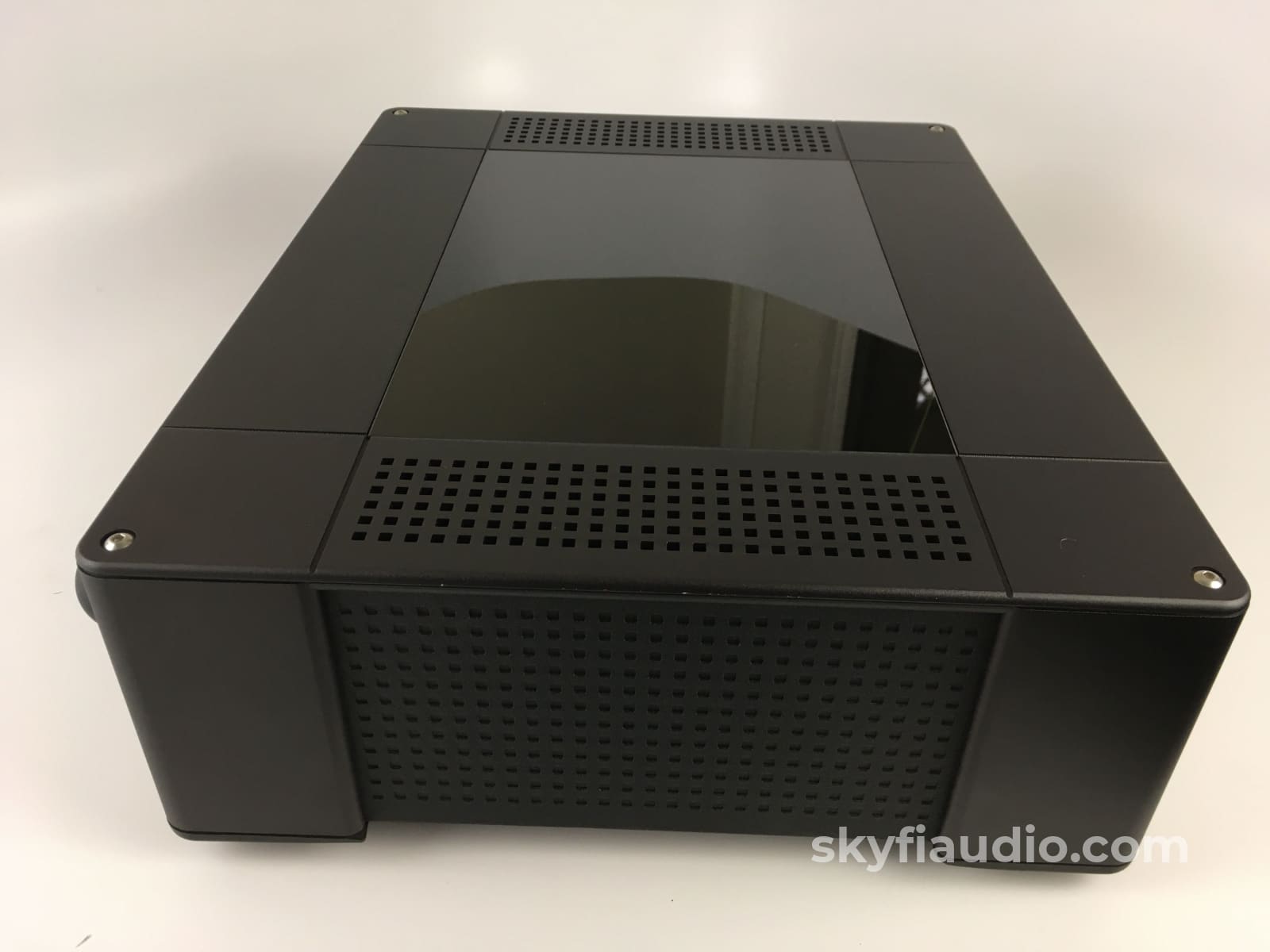 Meridian G68XXV - AV Processor with XLR Audio In/Out and Remote - Perf