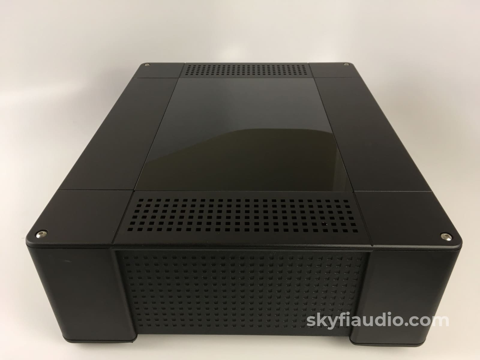 Meridian G68Xxv - Av Processor With Xlr Audio In/Out And Remote Perfect Preamplifier