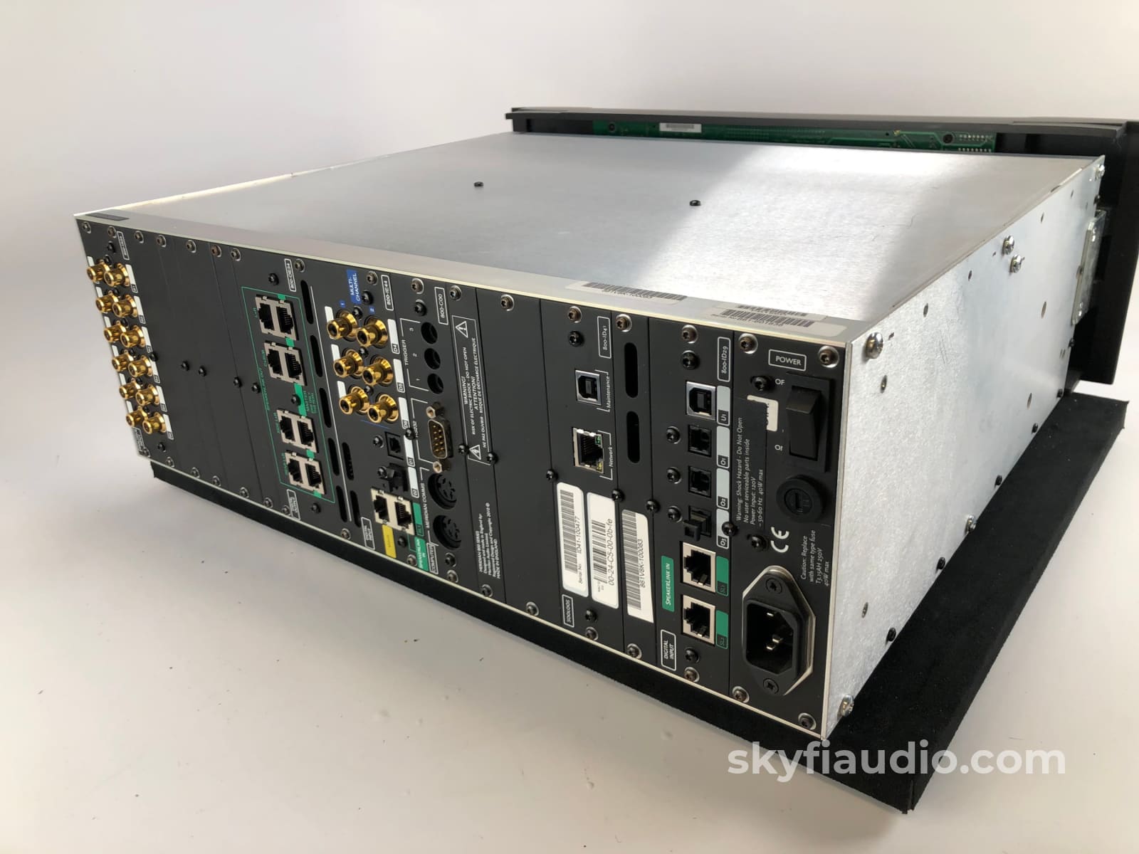 Meridian Reference Digital Surround Controller 861V8 - Latest Software Preamplifier