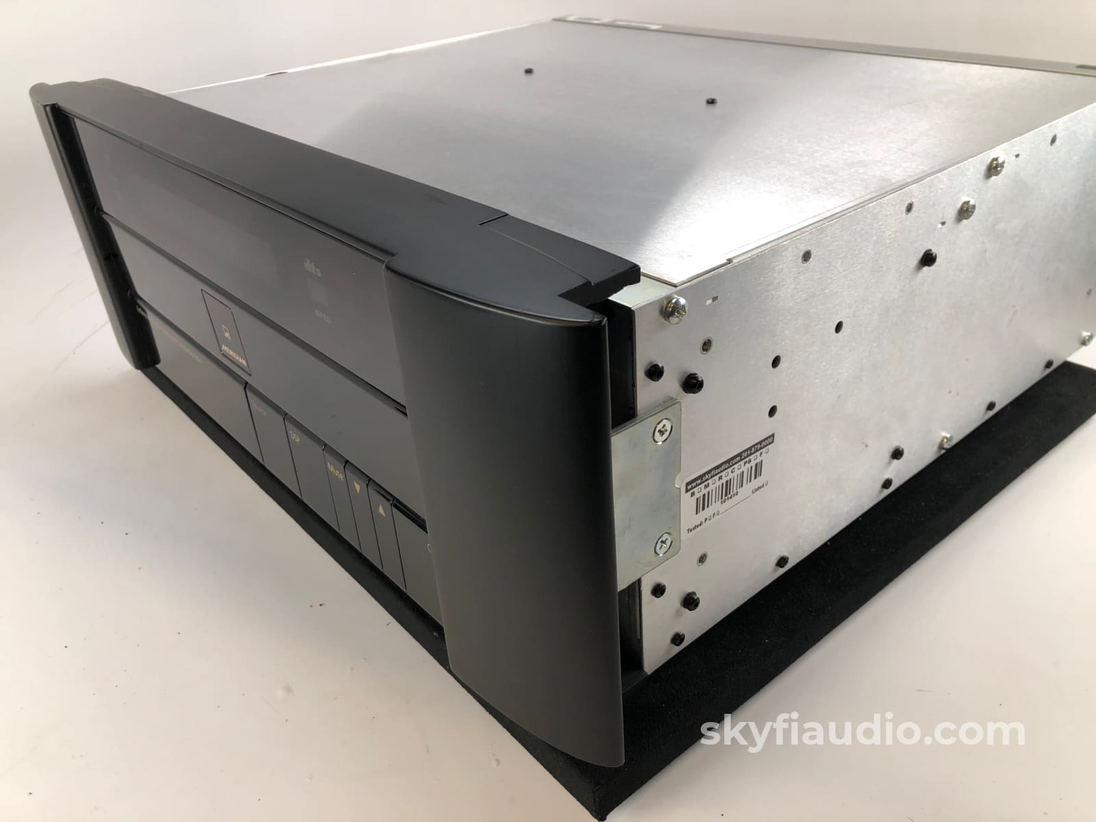 Meridian Reference Digital Surround Controller 861V8 - Latest Software Preamplifier