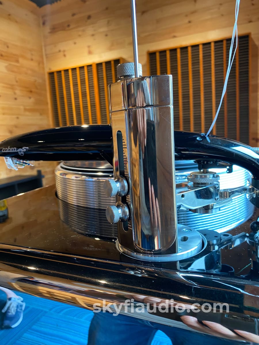 Michael Fremers Continuum Caliburn Turntable With Cobra Arm. Installed And Calibrated By The