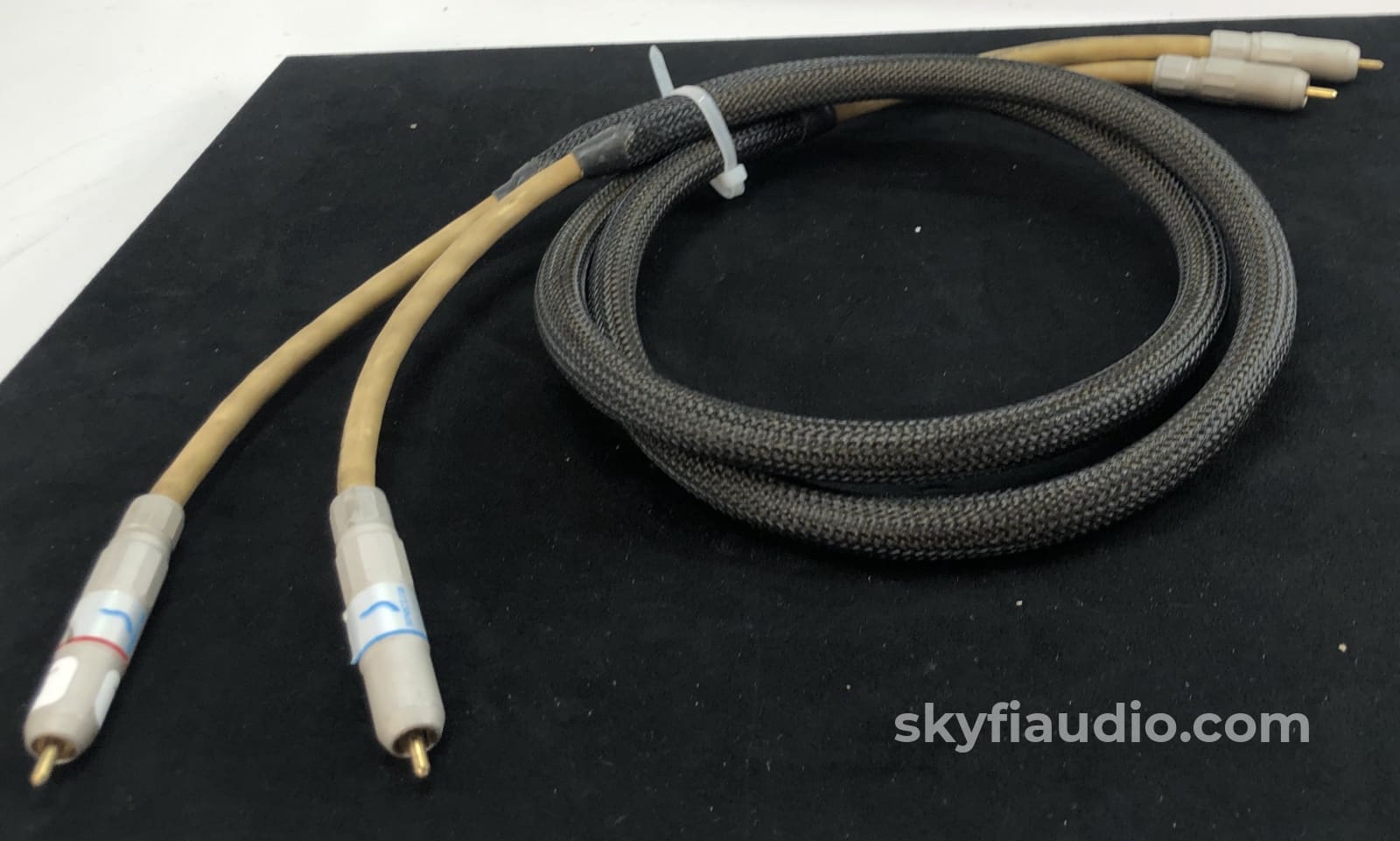 Mit (Music Interface Technologies) Mi-330 Rca Cable - 1 Meter (1 Of 2) Cables