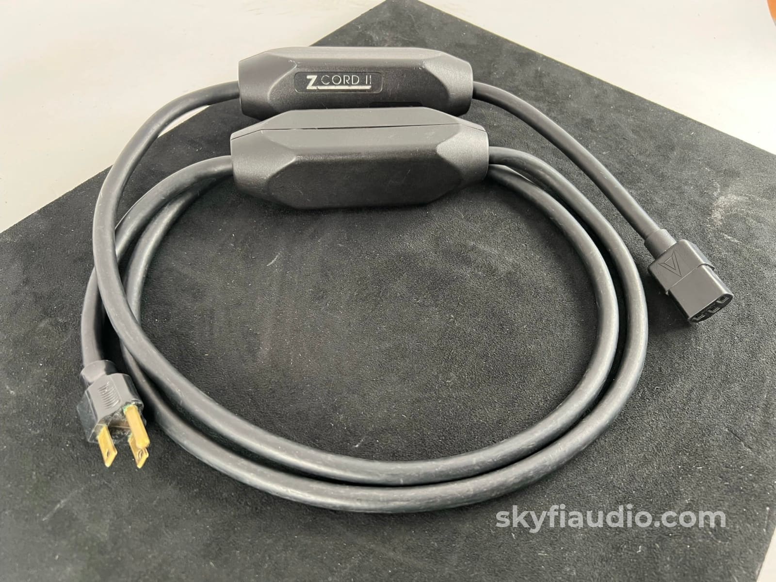 MIT (Music Interface Technologies) Z Cord 2 Power Cord - 2m